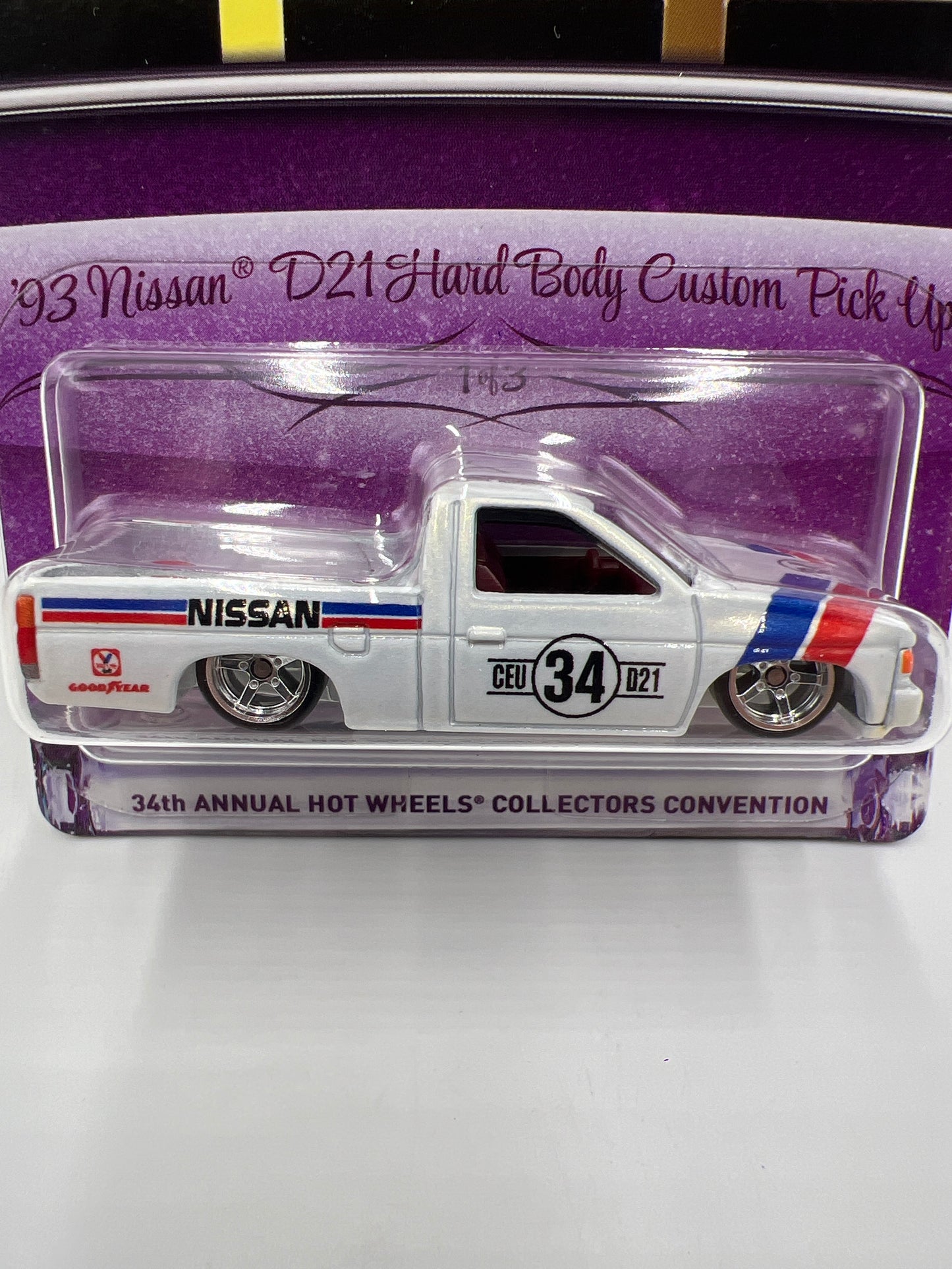 2020 Hot Wheels 34th Annual Collectors Convention #1155/6700 93 Nissan D21 Hard Body Custom White W/Protector