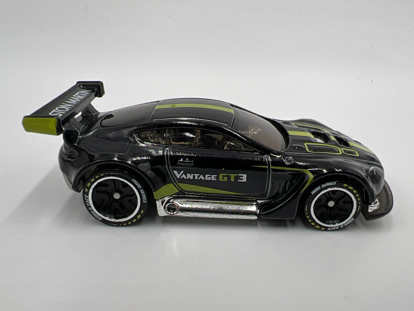Hot Wheels iD World Race Series 2 #3 Aston Martin Vantage GT3 Black