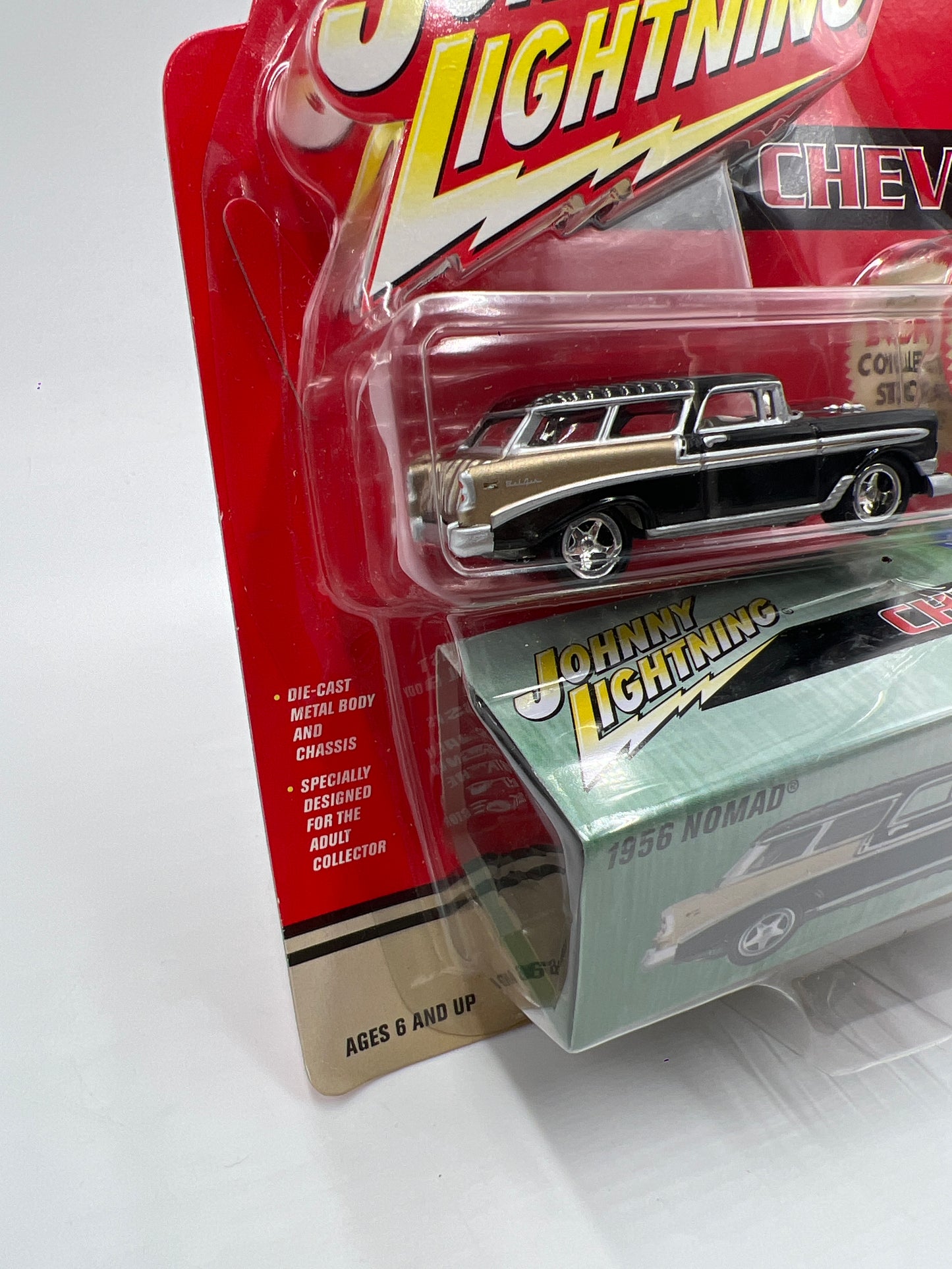 Johnny Lightning Pro Collector Series #29 1956 Chevy Nomad Black/Gold W/Storage Tin 228D