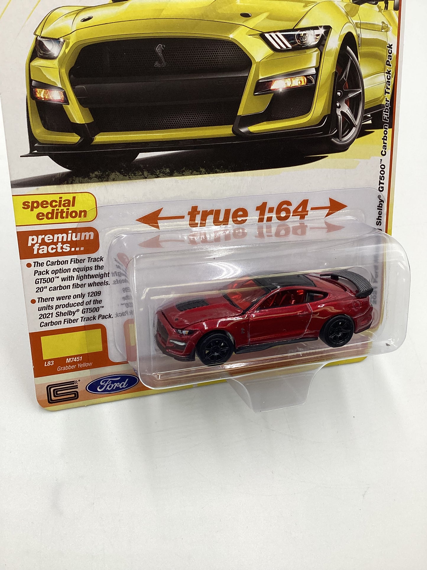 Auto World Modern Muscle Release 5 Version A 2021 Shelby GT-500 Carbon Fiber Track Pack Ultra Red Chase
