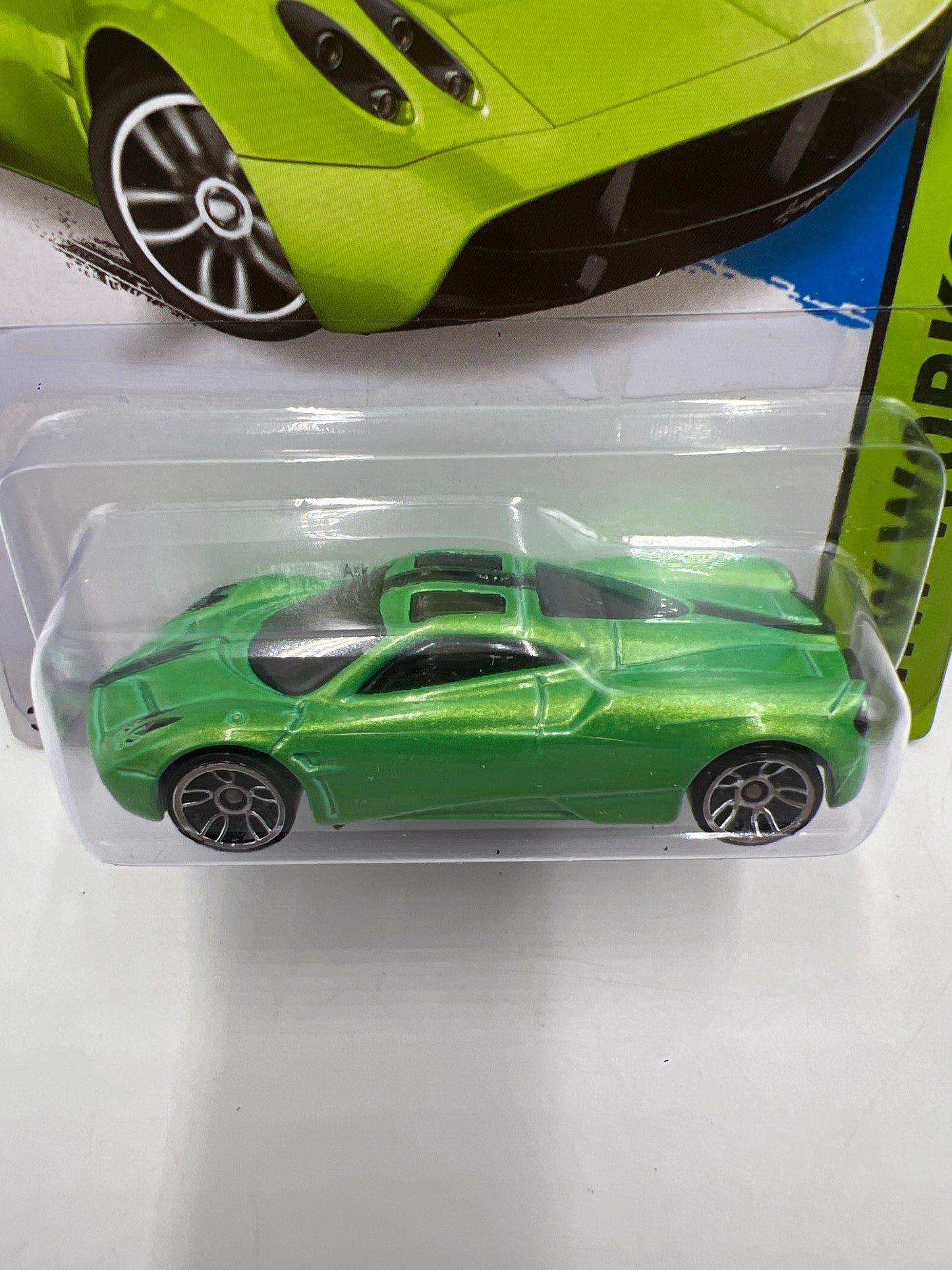 2014 Hot Wheels Workshop #198 Pagani Huayra Green *Backward Facing Error* 104E