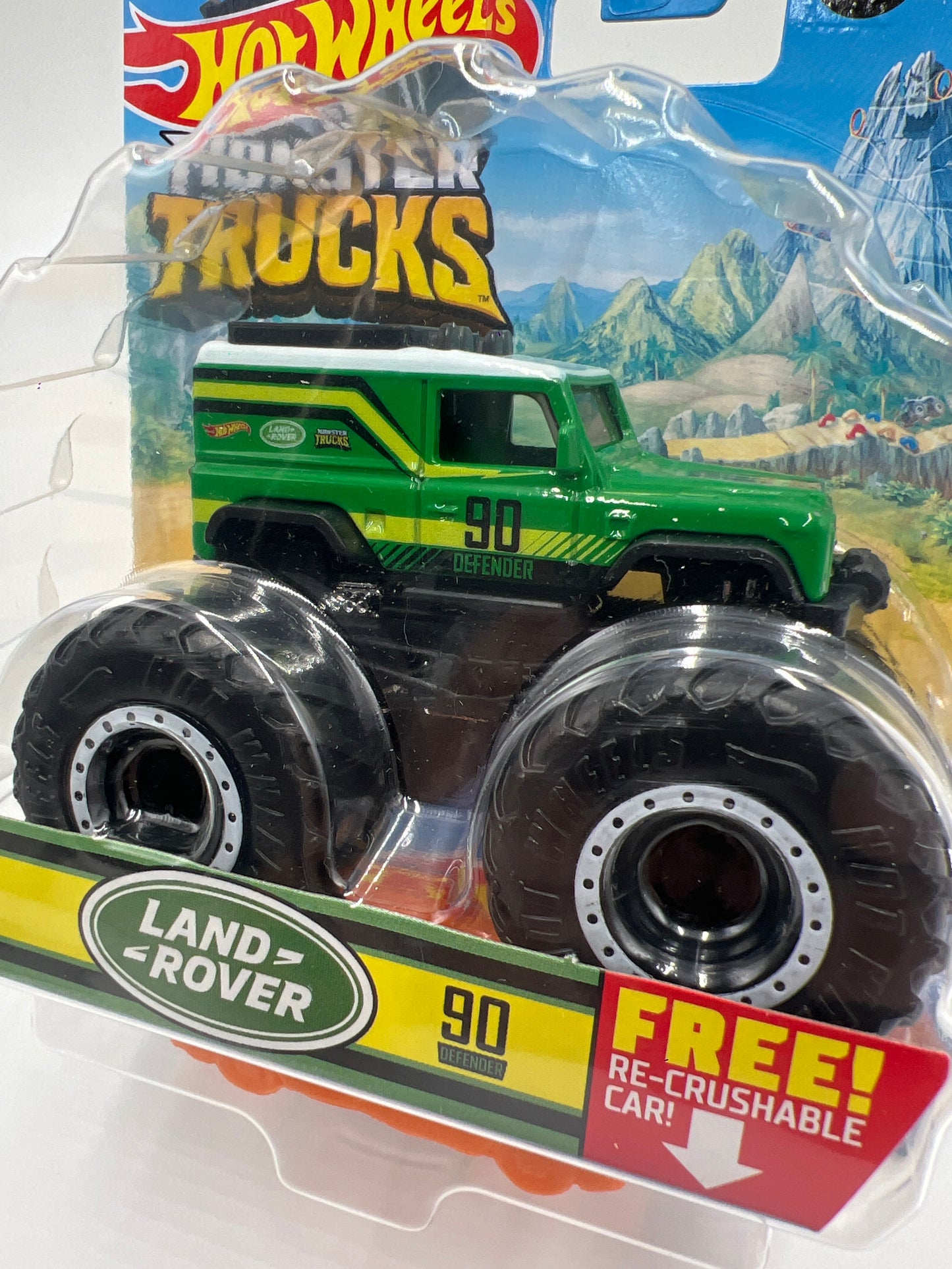 2021 Hot Wheels Monster Trucks Crash Legends #46 Land Rover Defender 90 131G