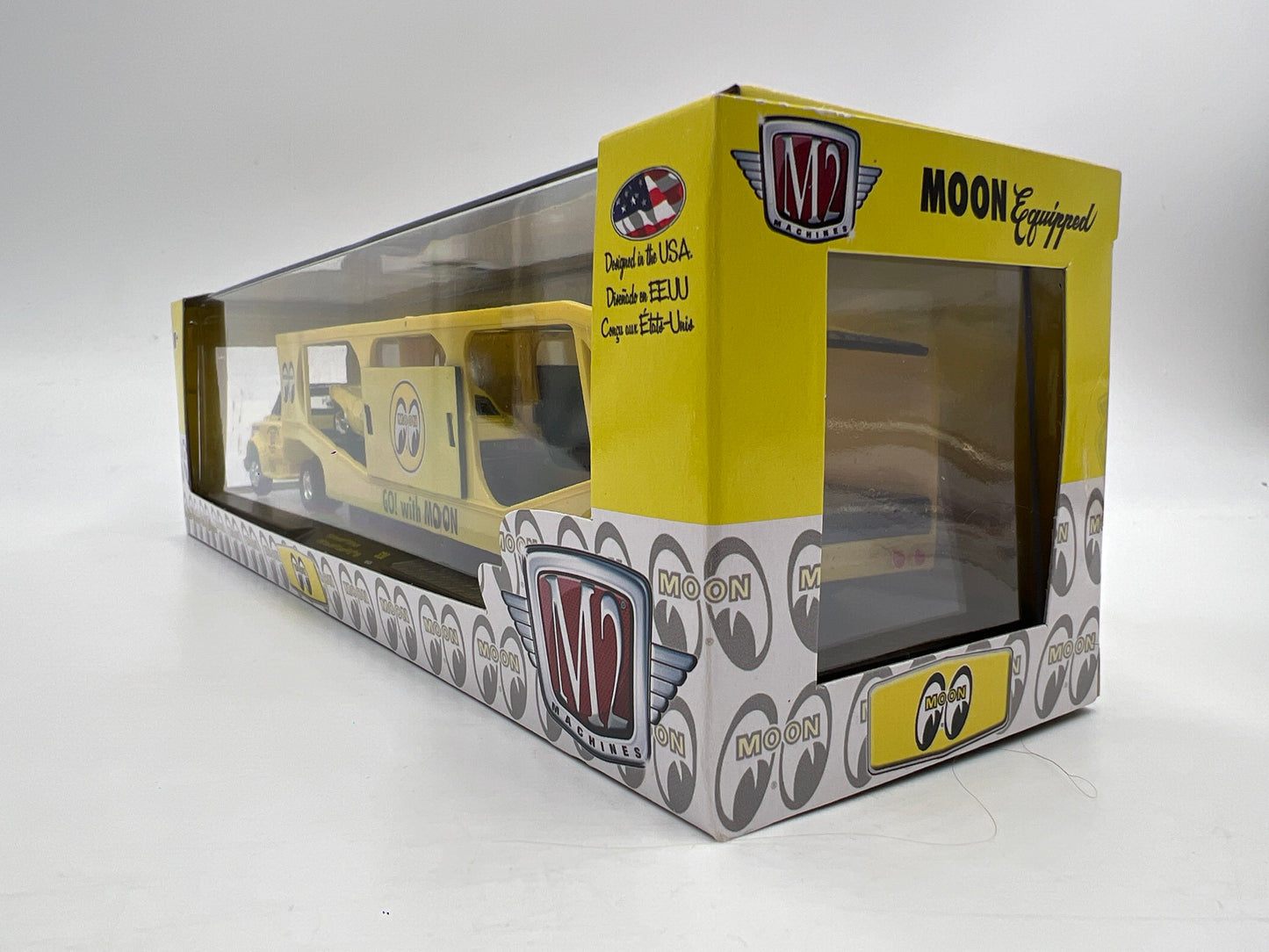 M2 Machines Auto Haulers Walmart Exclusive Mooneyes 1970 Chevrolet C60 Truck & 1967 Chevrolet Camaro SS 350 S30