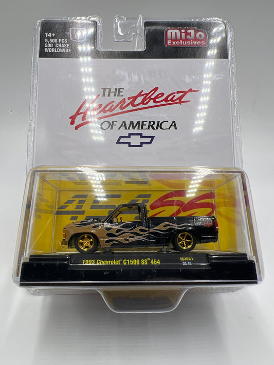 M2 Machines MiJo Exclusives CHASE Heartbeat Of America 1993 Chevrolet C1500 SS 454 MJS61