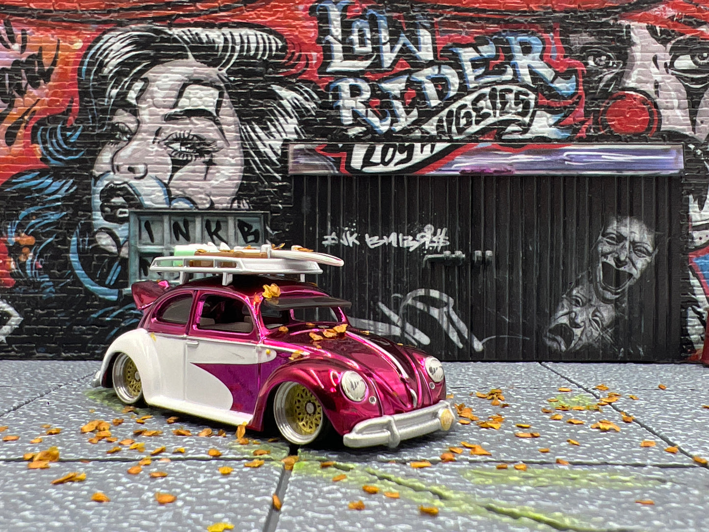 American Diorama 1:64 Mijo Exclusives LA Street Art Resin Diorama Lowrider Limited Edition W/Leaves (Car Not Included)