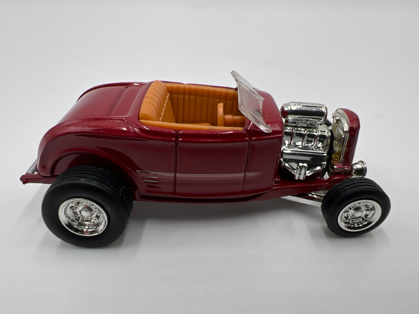 Hot Wheels Collectibles 1/64 Reggies Cars 1932 Ford Hi-Boy Roadster Red Loose
