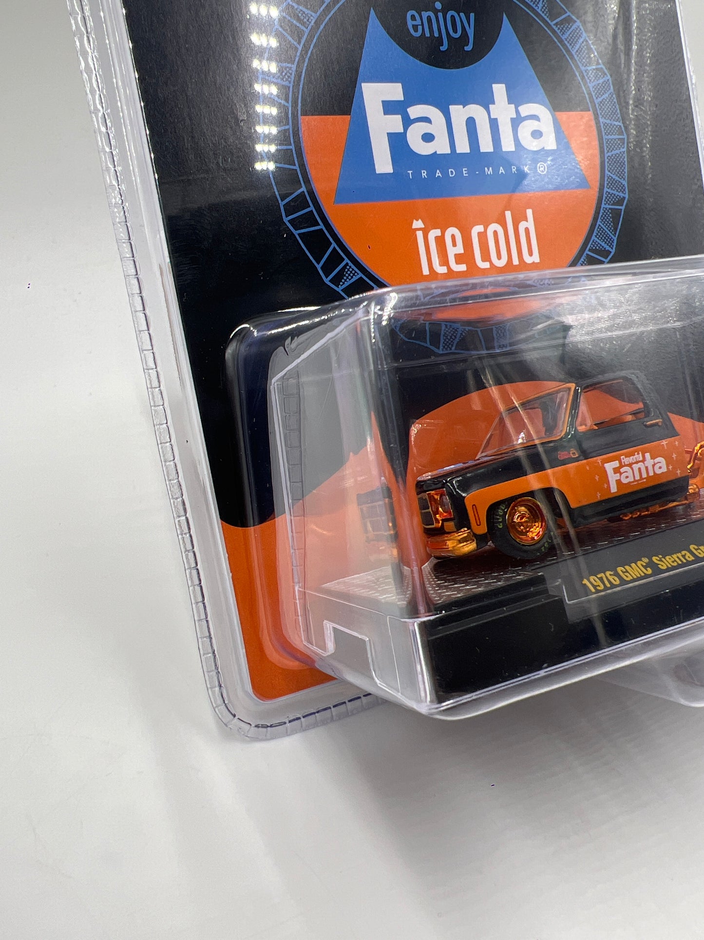 2025 M2 Machines Coca Cola CHASE Fanta 1976 GMC Sierra Grande 15 Custom A54