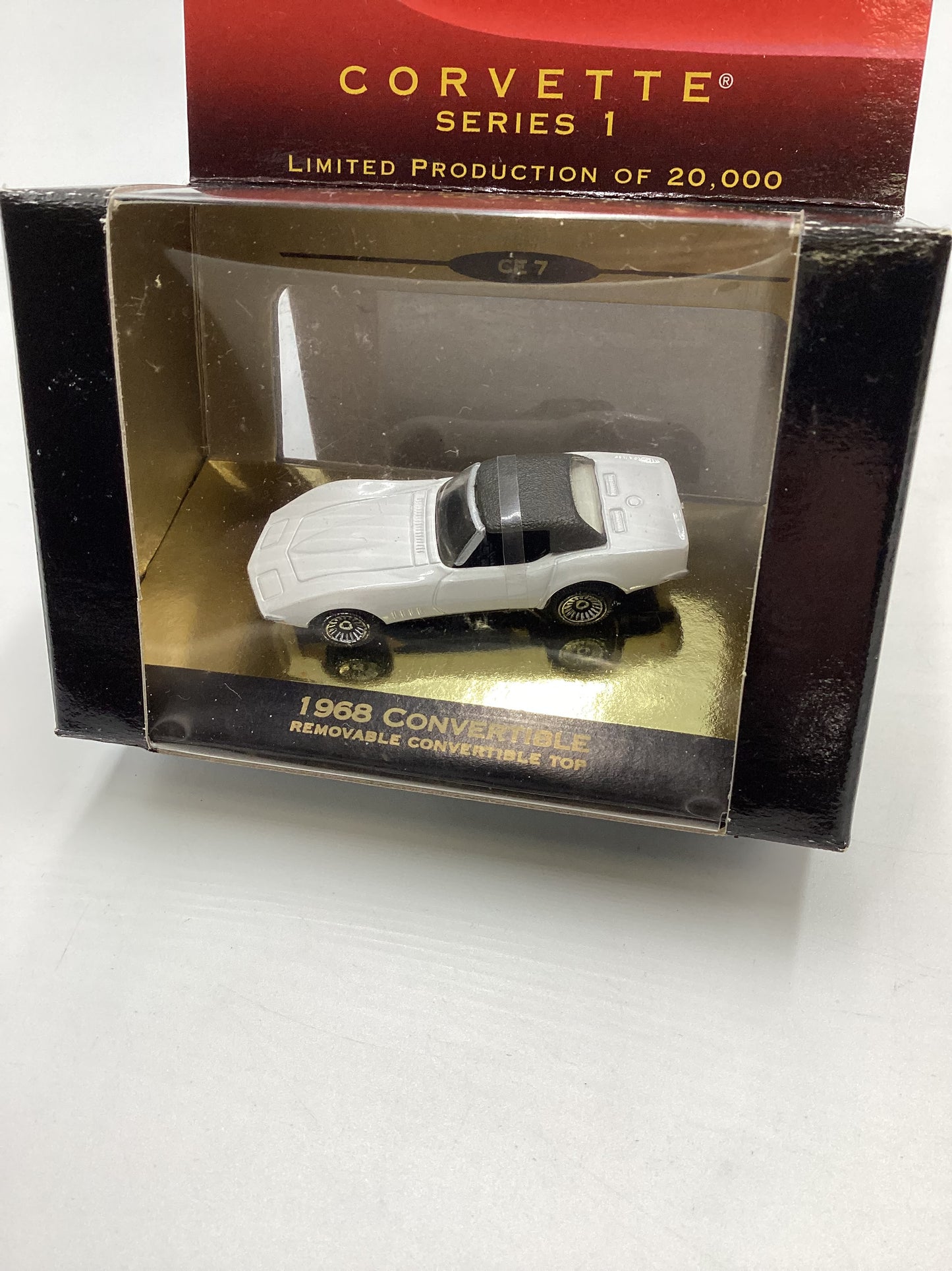 Micro Machines Collectors Edition Corvette Series 1 1968 Convertible White 1/20000 SR CE4