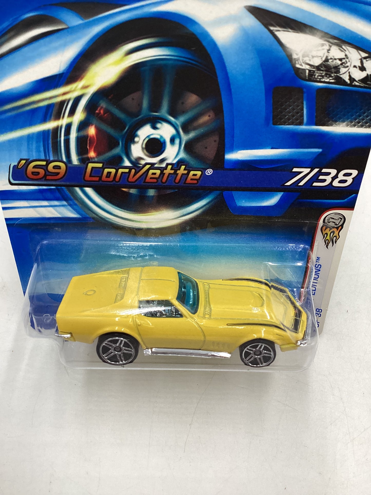 2006 Hot Wheels #007 Yellow 69 Corvette 15B