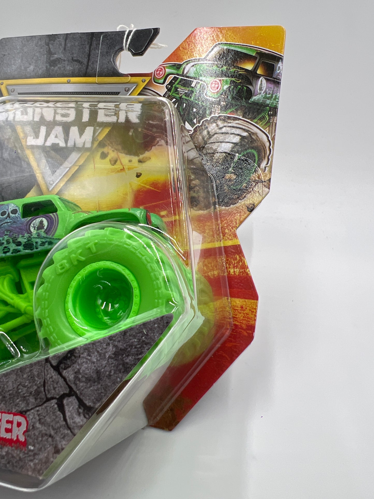 Monster Jam Series 1 Grave Digger Neon Green 134D