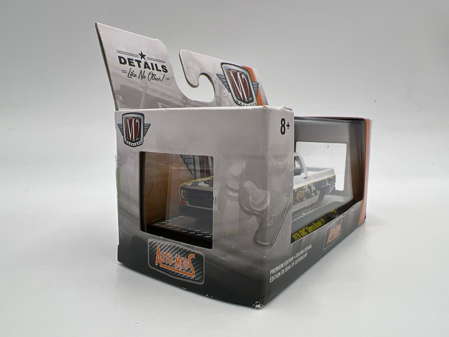 M2 Machines Auto-Mods Accel 1976 GMC Sierra Grande White AM07