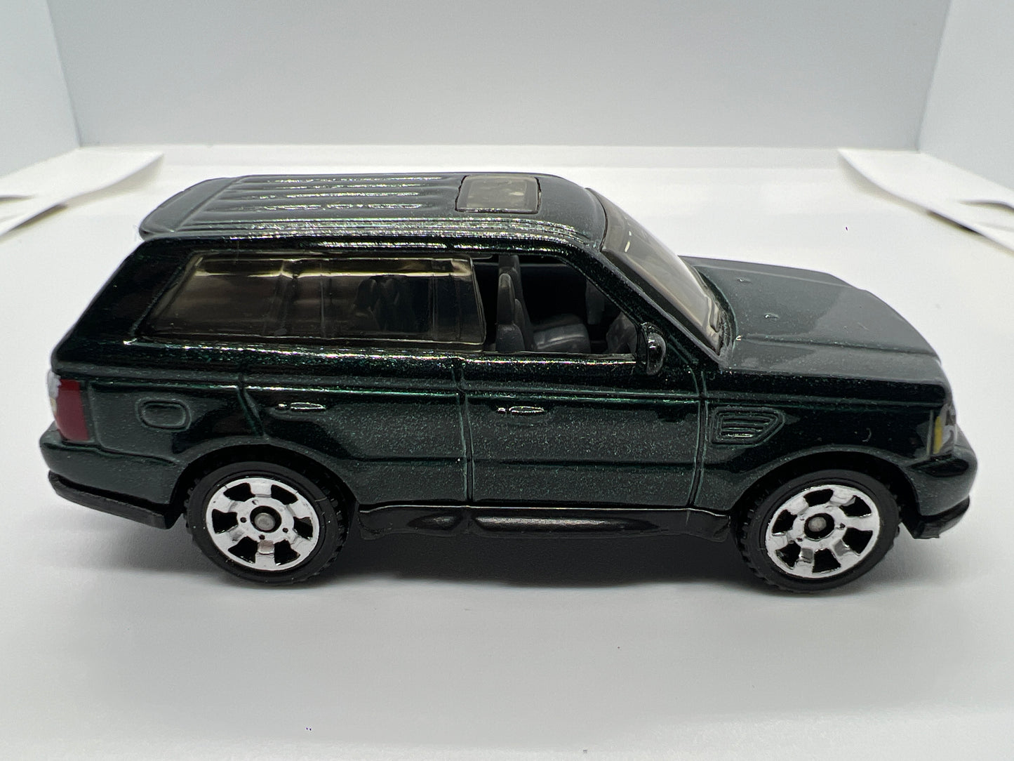 Matchbox 1/64 2005 Range Rover Sport Green Loose