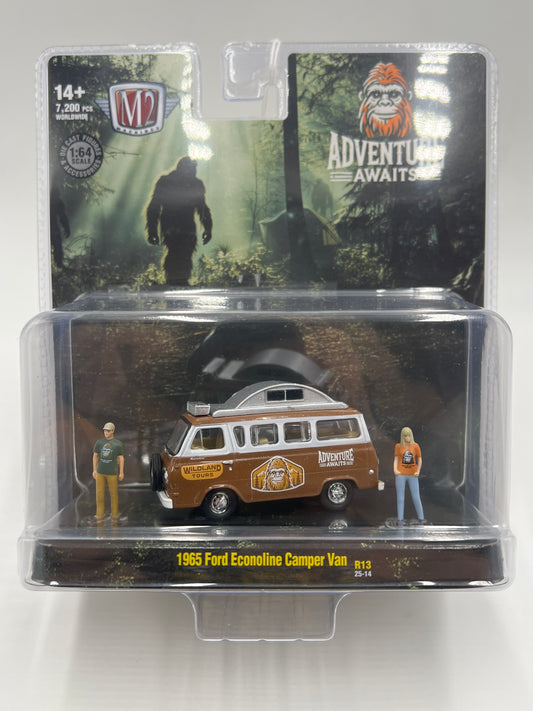2025 M2 Machines Diorama 1965 Ford Econoline Camper Van R13 199F
