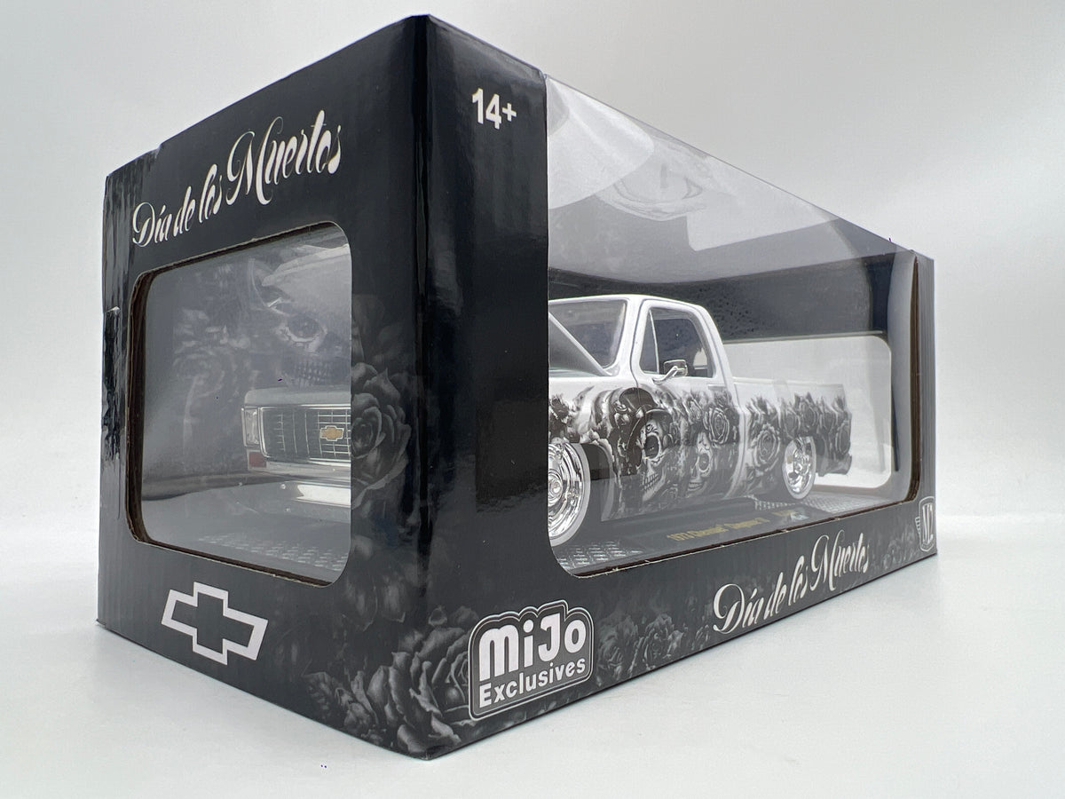 M2 Machines 1/24 MJS02 MiJo Exclusive Dia De Los Muertos 1973 Chevrolet Cheyenne 10