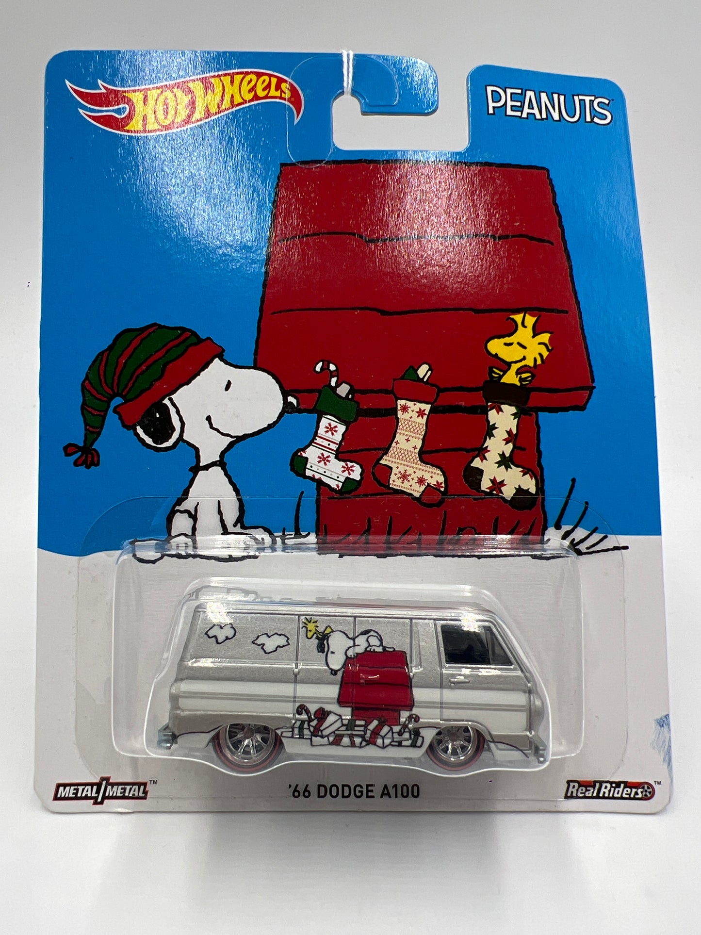 Hot Wheels Pop Culture Premium Peanuts 66 Dodge A100 Silver 272F