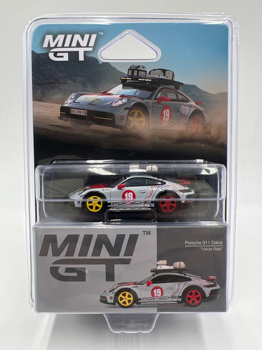 Mini GT #1068 Porsche 911 Dakar Uncle Rally 231C