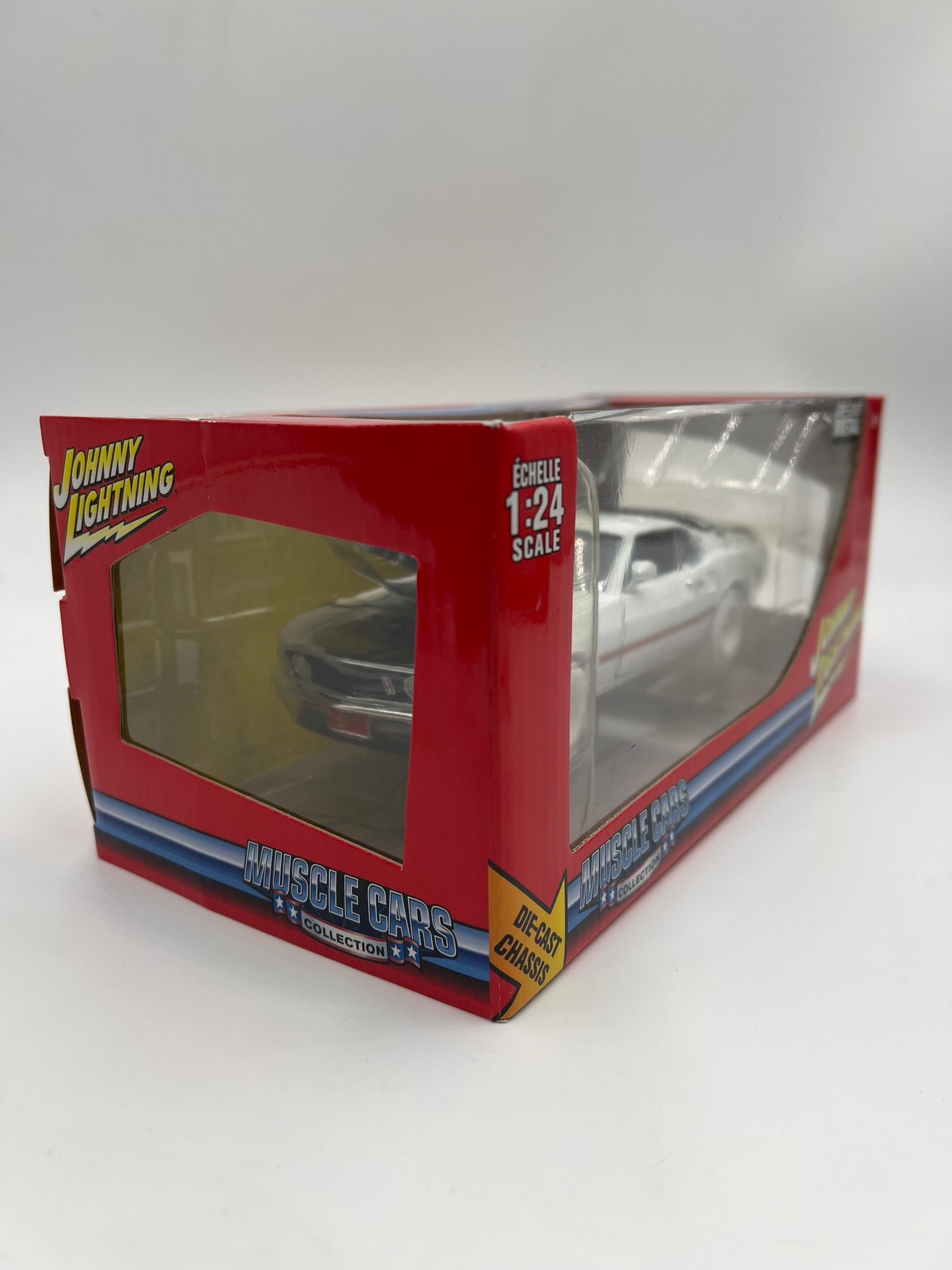 Johnny Lightning 1:24 Scale White Lightning Chase Muscle Cars 1969 Ford Mustang Mach 1 White VHTF