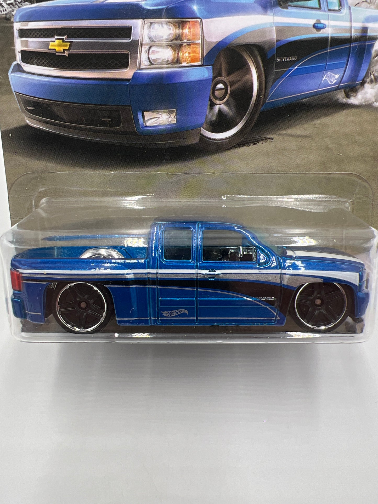 2016 Hot Wheels Walmart Exclusive Rad Trucks #7 Chevy Silverado Blue 161J
