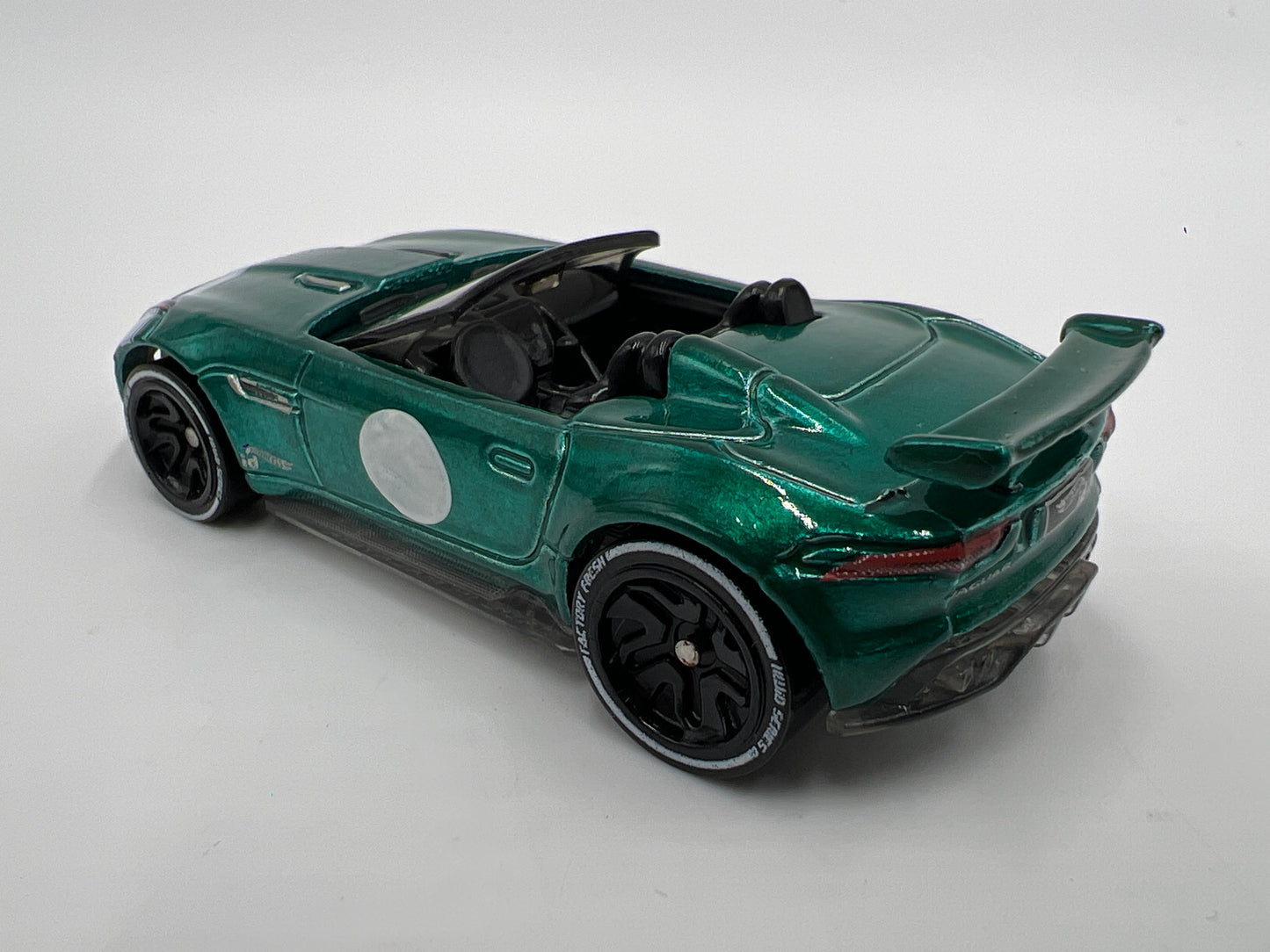 Hot Wheels iD Factory Fresh Series 1 #6 15 Jaguar F-Type Project 7