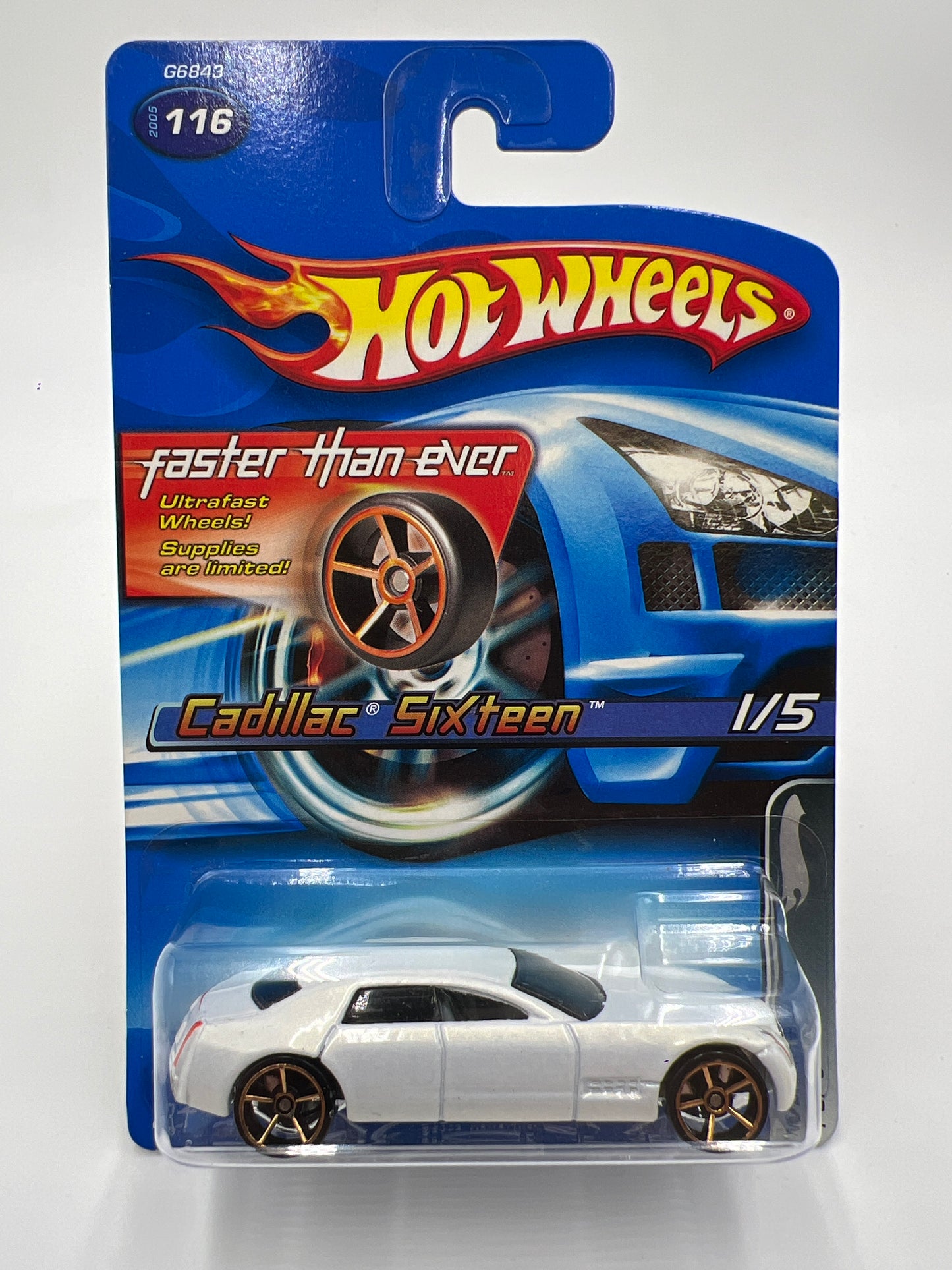 2005 Hot Wheels Faster Than Ever #116 Cadillac Sixteen White FTE W/Protector SR