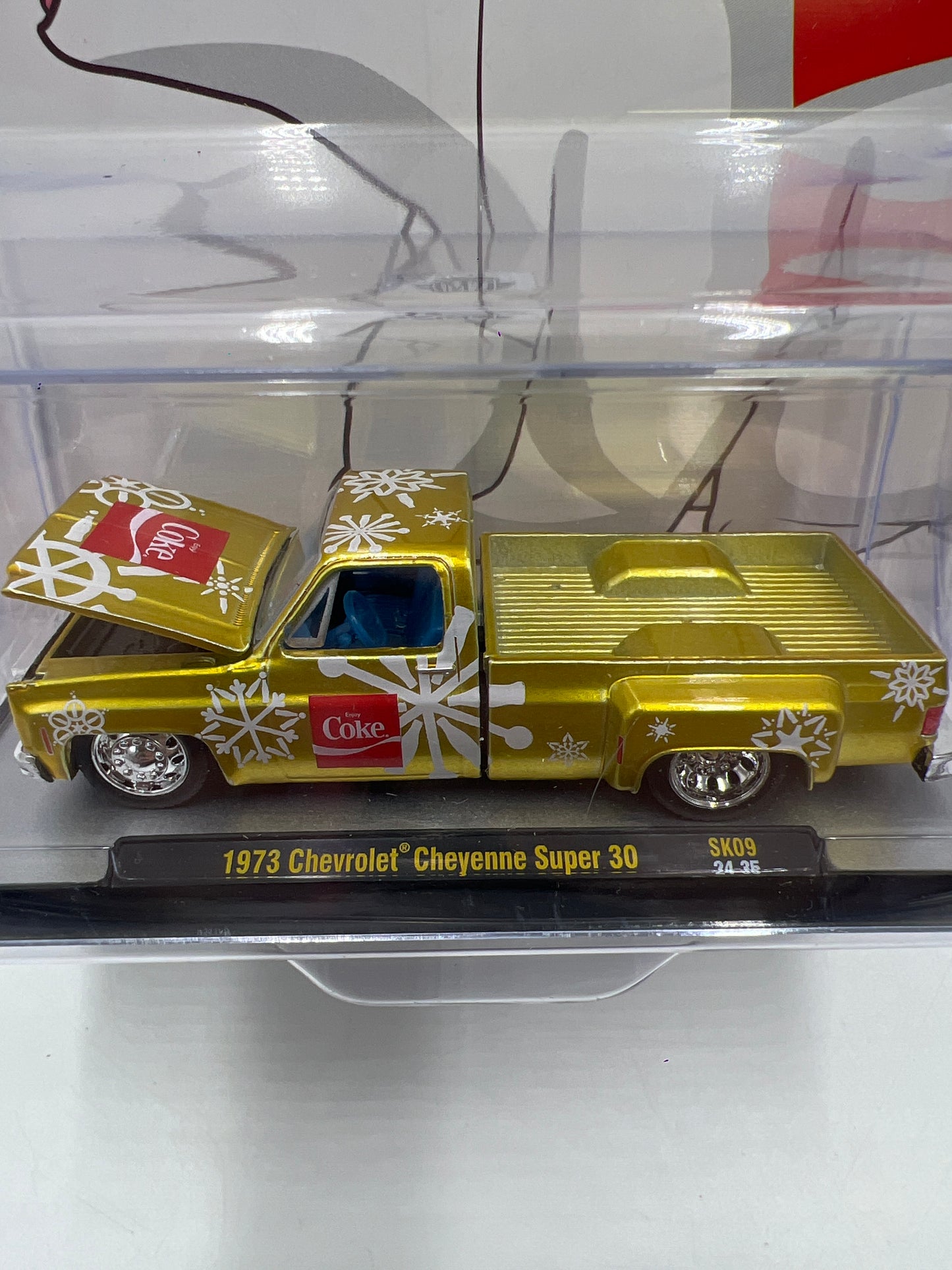 2024 M2 Machines Holiday Coca Cola 1973 Chevrolet Cheyenne Super 30 Gold SK09
