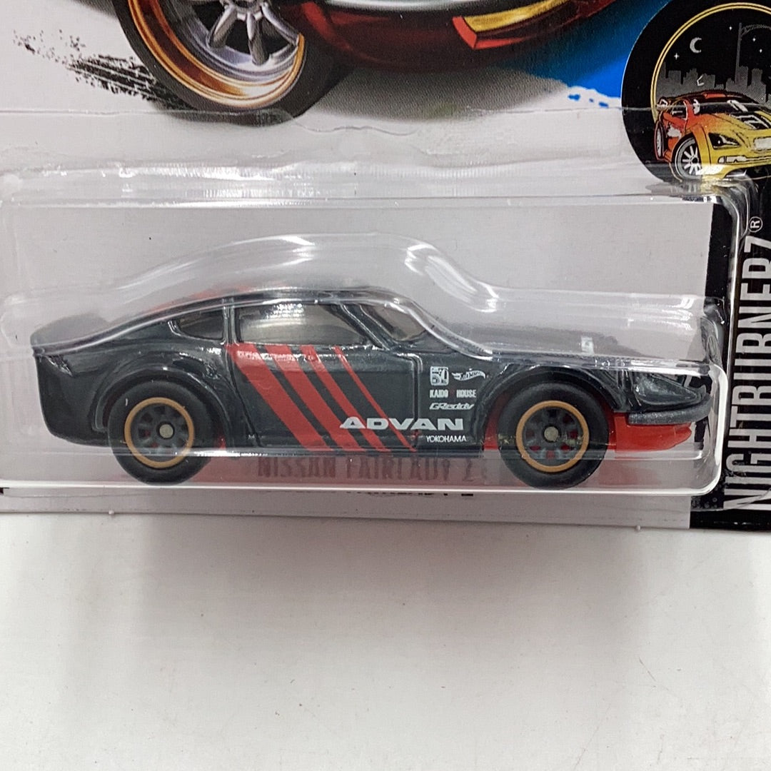 2017 hot wheels Super Treasure Hunt FACTORY SEALED Nissan Fairlady Z 3/10 with protector