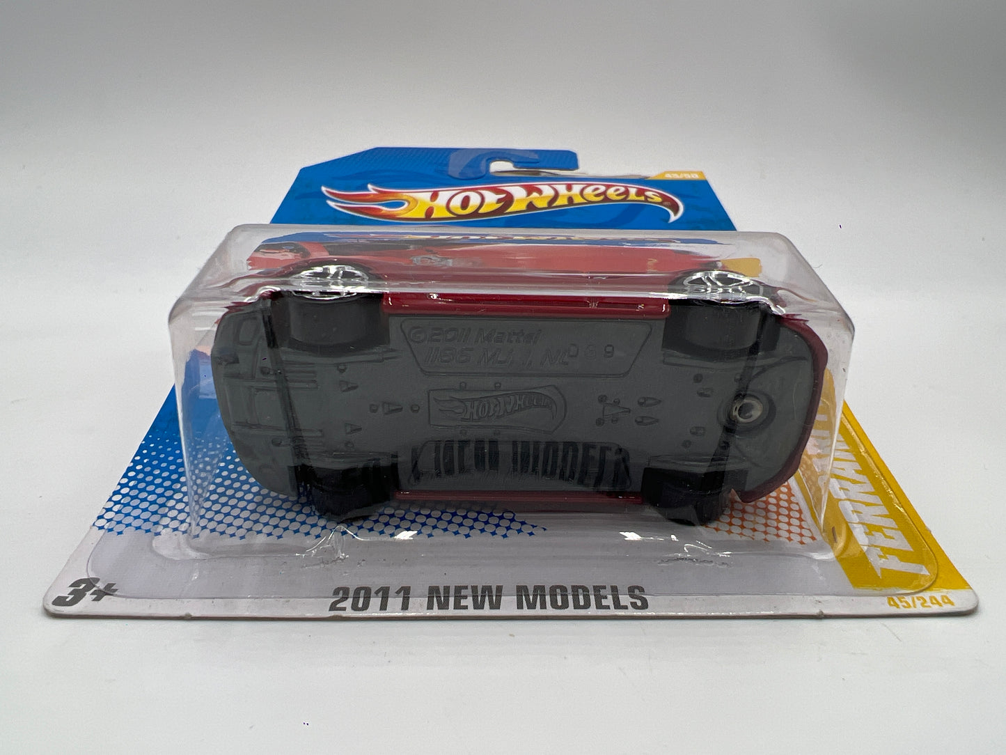 2011 Hot Wheels New Models #45 Ferrari FF Red W/Protector #2