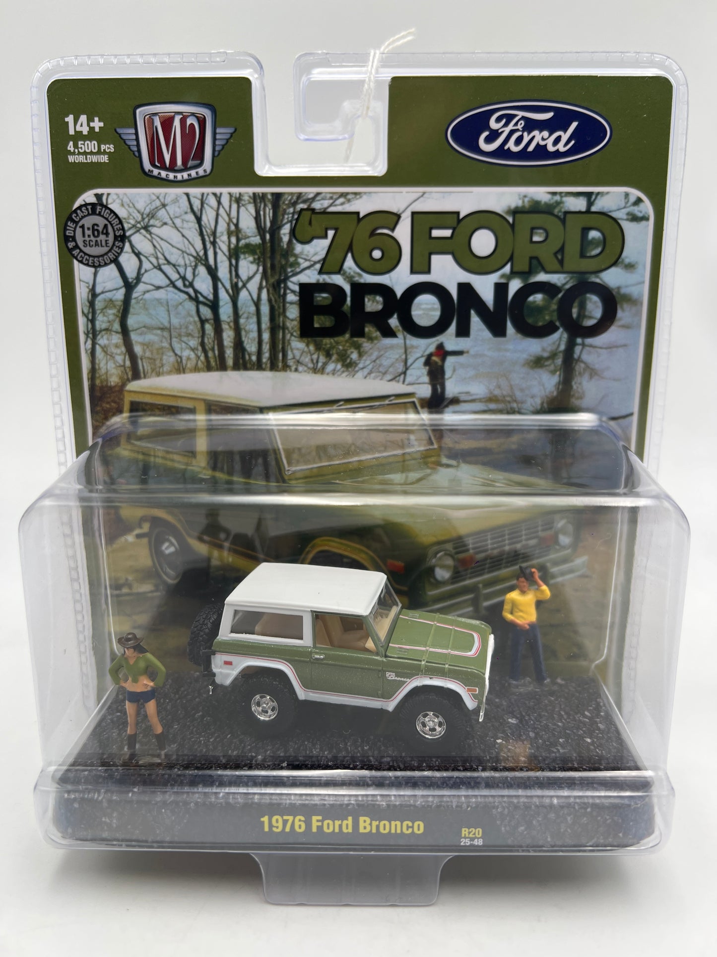 M2 Machines Diorama R20 1976 Ford Bronco Green