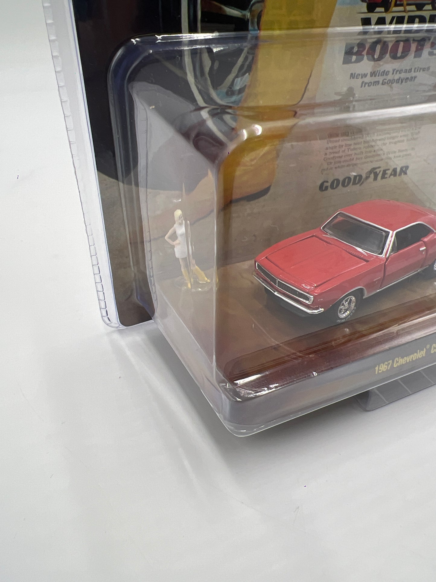 2024 M2 Machines Diorama 1967 Chevrolet Camaro RS 327 R01 199E