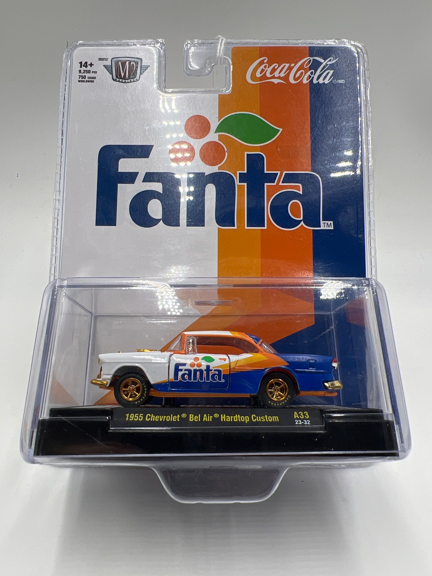 M2 Machines Fanta CHASE 1955 Chevrolet Bel Air Hardtop Custom A33
