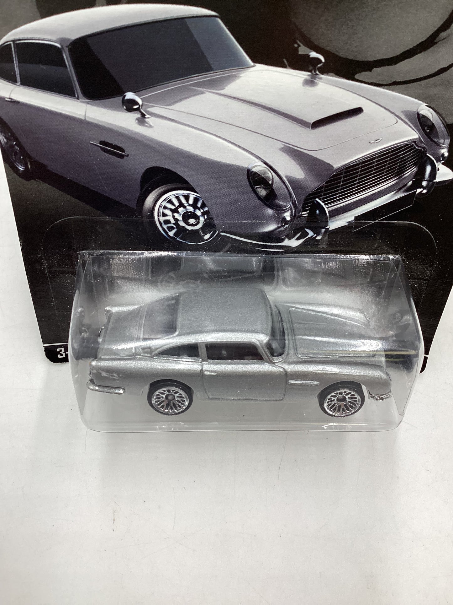 Hot Wheels 007 Skyfall 4/5 Aston Martin 1963 DB5 155B