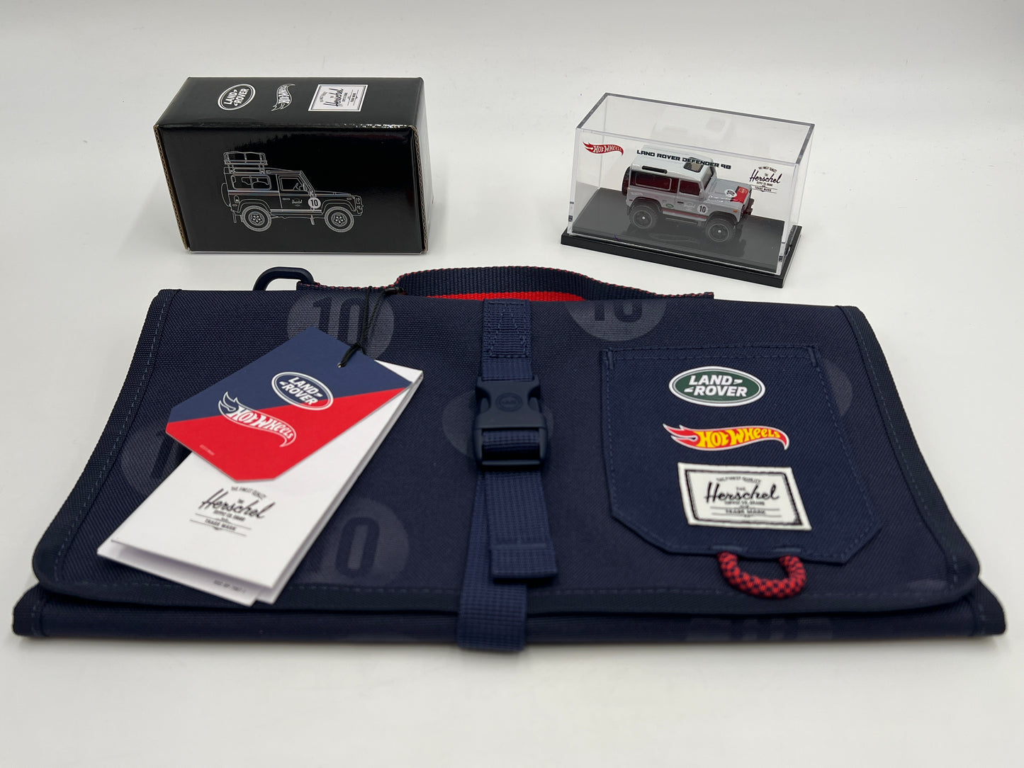 2021 Hot Wheels X Herschel W/Tool Kit Land Rover Defender 90 Gray/White VHTF