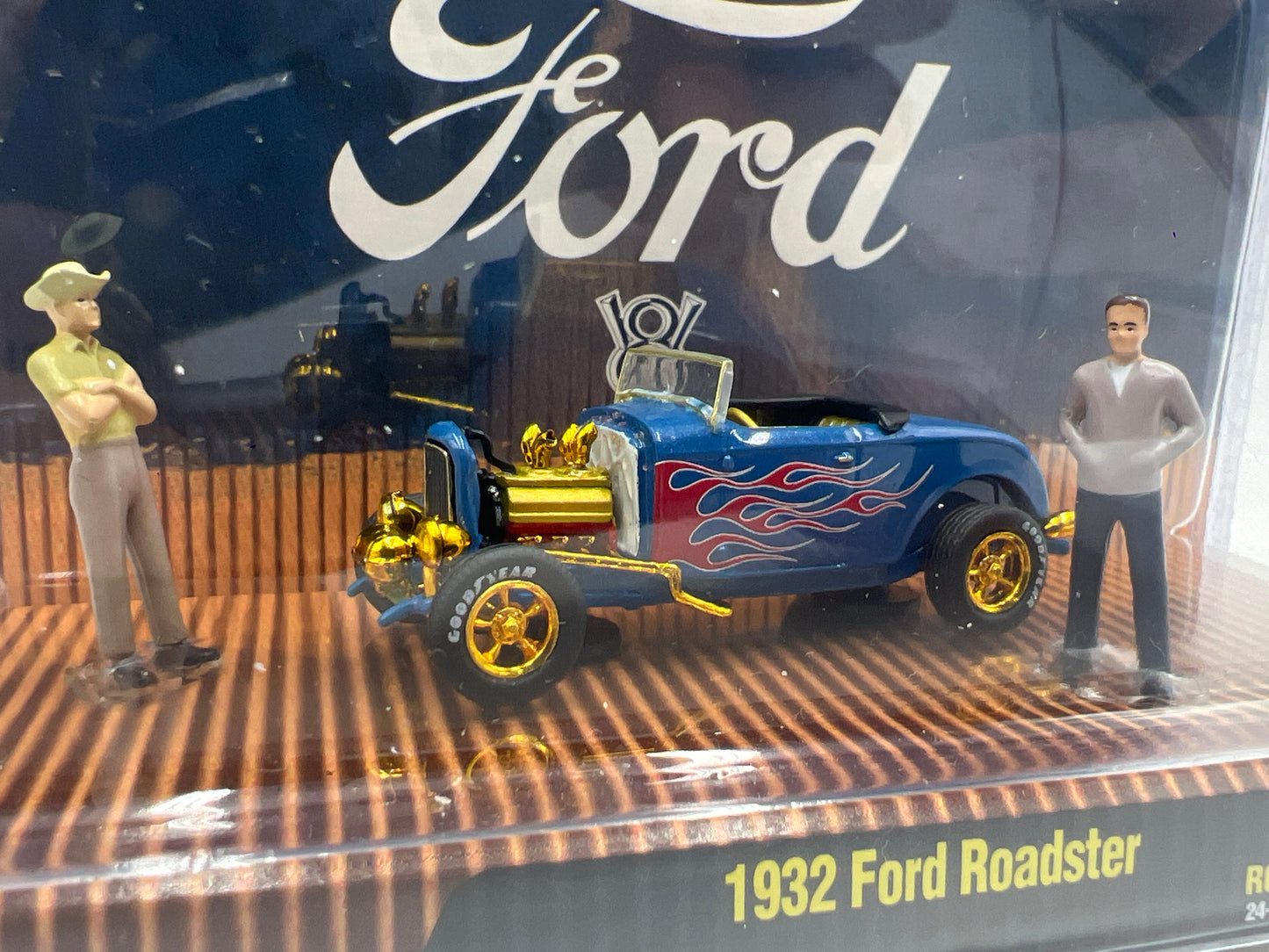 M2 Machines Diorama CHASE 1932 Ford Roadster Blue R06