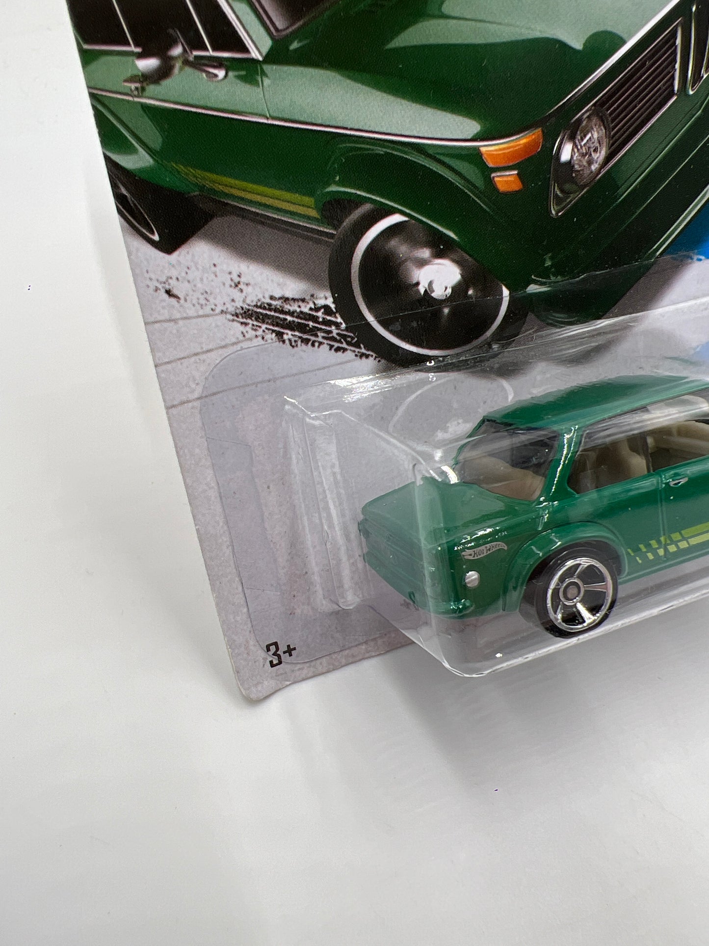 2013 Hot Wheels Showroom #154 BMW 2002 Green 108B