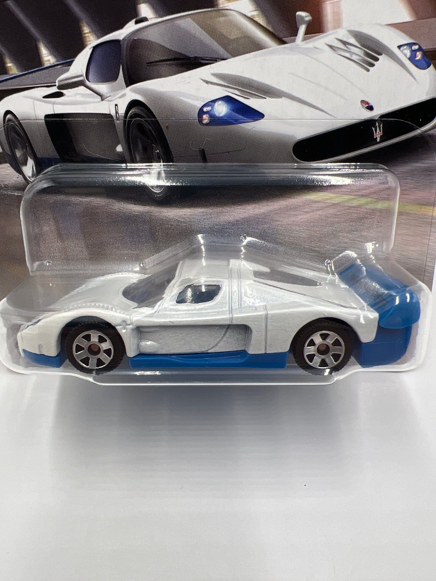 2025 Matchbox #86 2004 Maserati MC12 White 216C