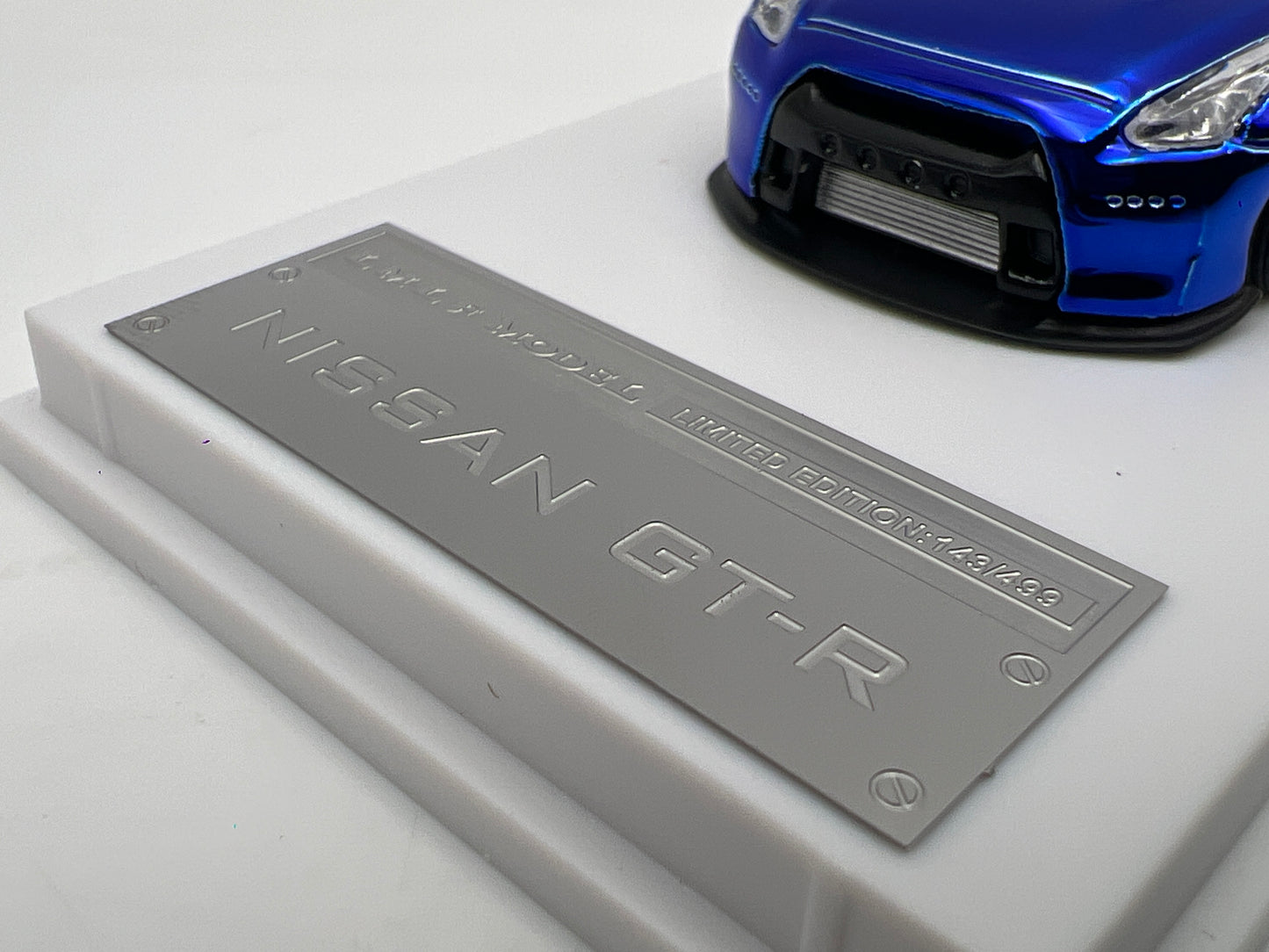 LMLF Models 1/64 #143/499 Nissan GT-R Skyline Chrome Blue Cracked Case