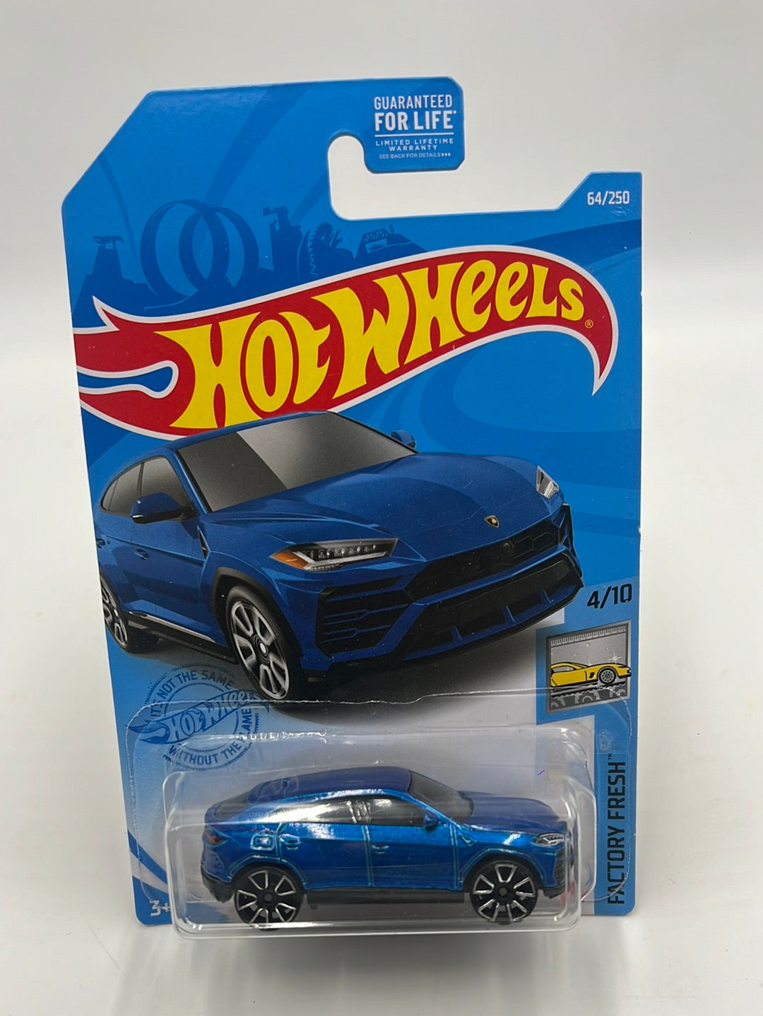 2021 hot wheels case #64 17 Lamborghini Urus blue 102F