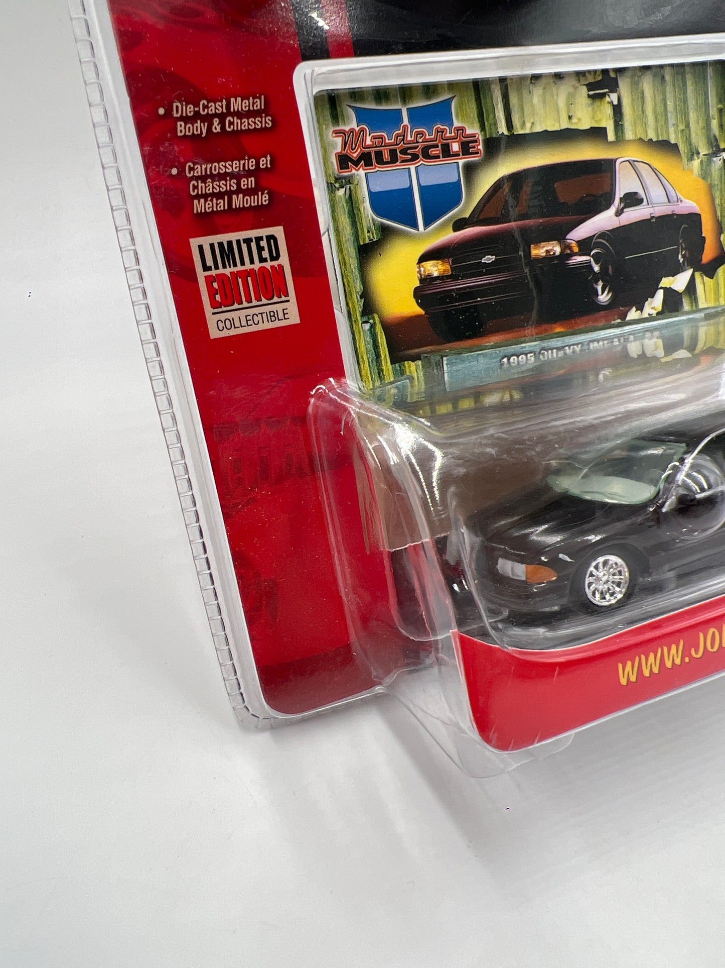 Johnny Lightning Modern Muscle R2 #3 1995 Chevy Impala SS Black