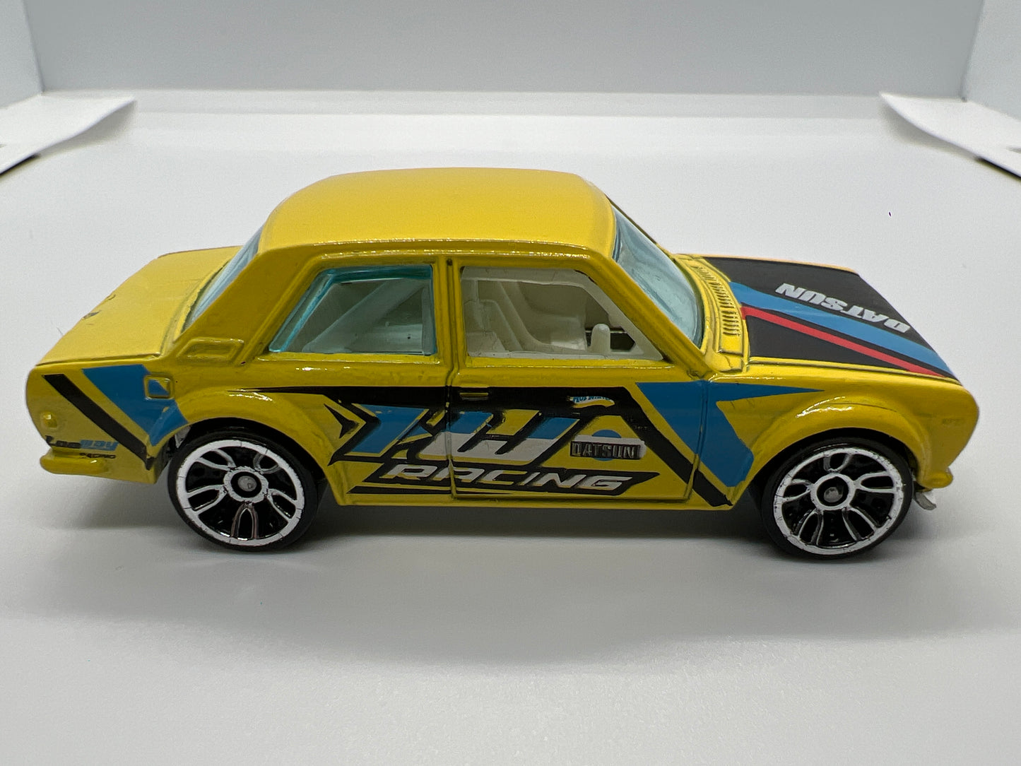 2010 Hot Wheels 1/64 Nightburnerz Datsun Bluebird 510 Yellow Loose