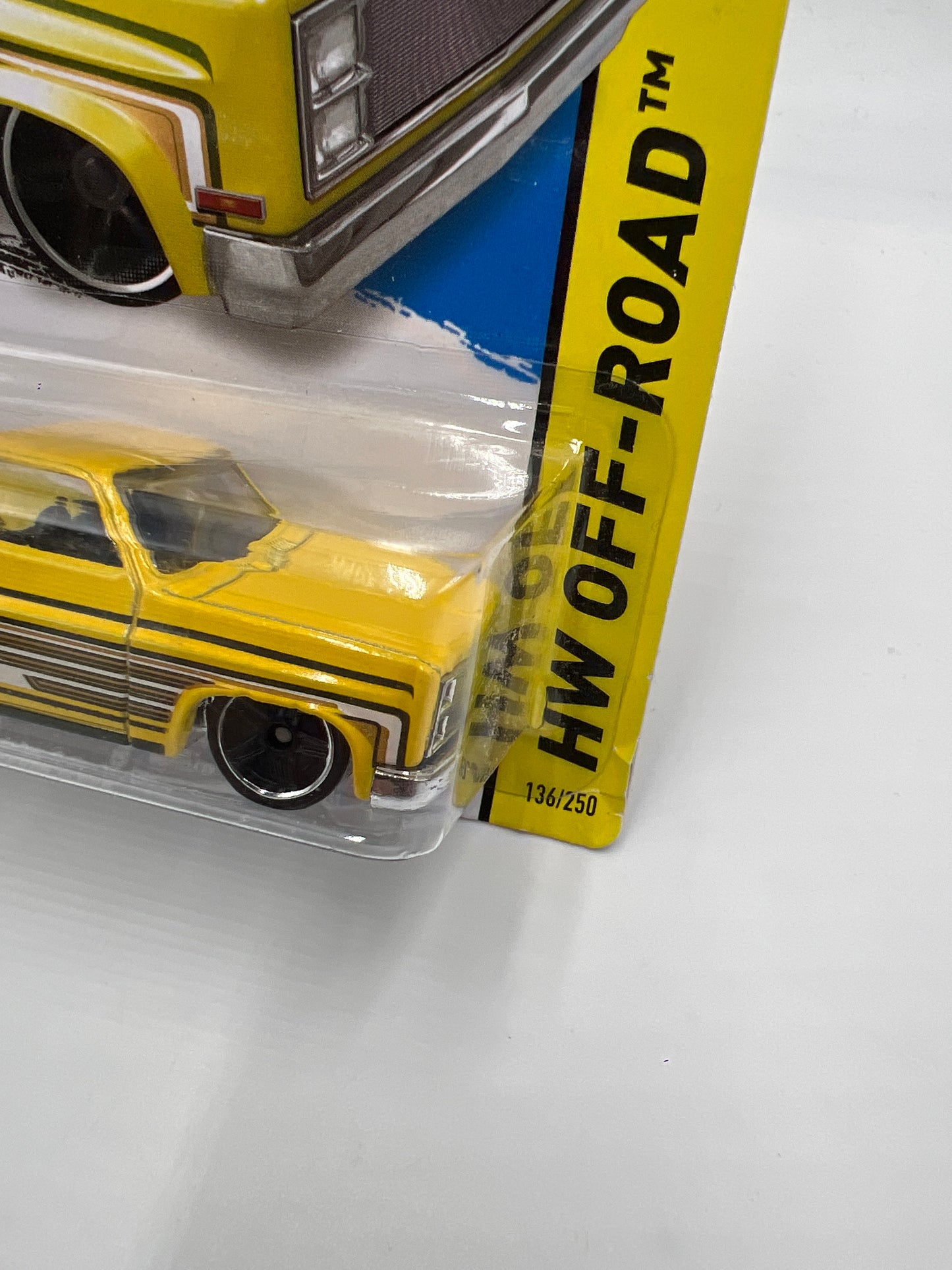 2014 Hot Wheels Off-Road #136 83 Chevy Silverado Yellow W/Protector