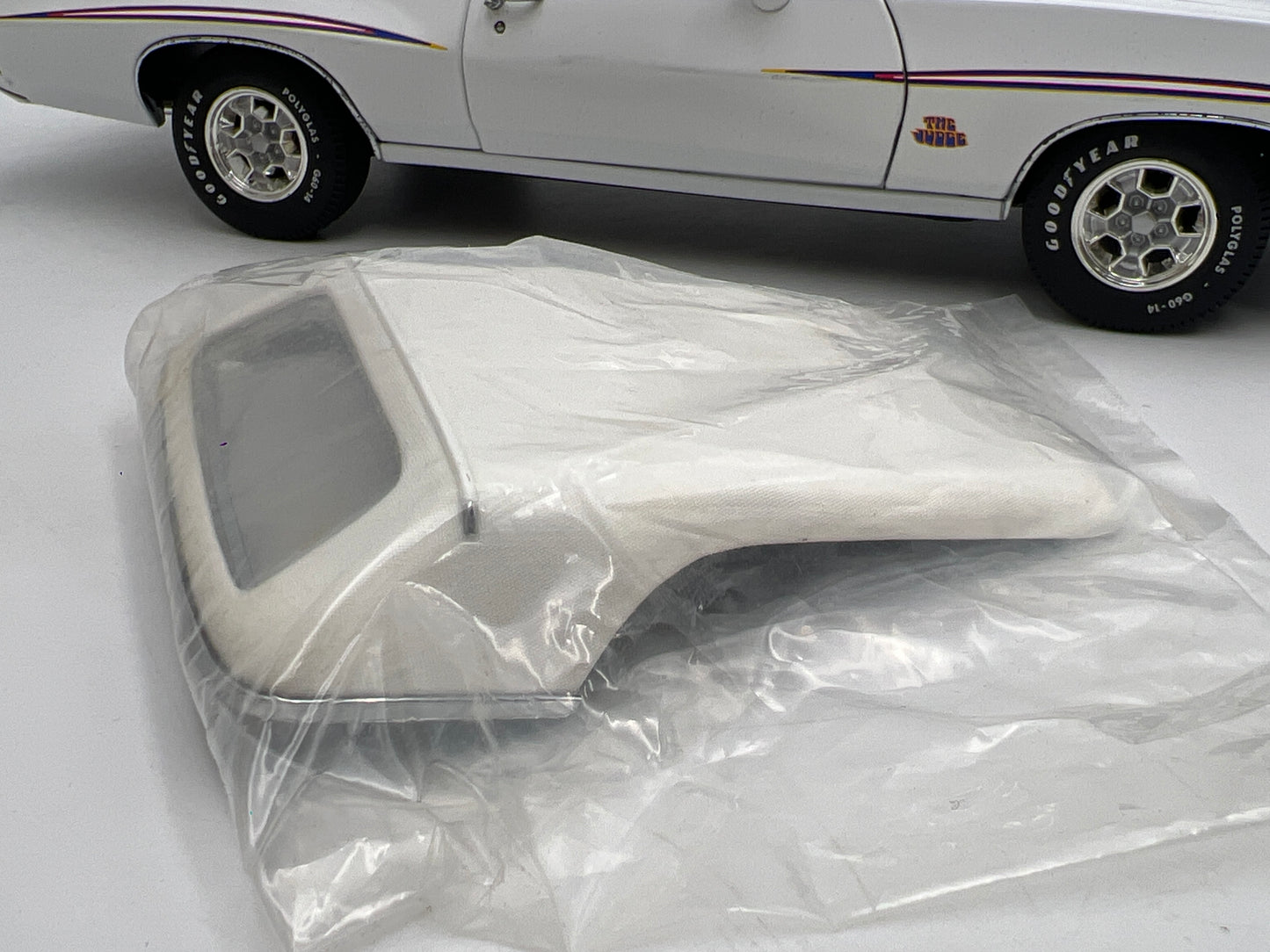 GMP 1/18 Scale 1/2496 1971 Pontiac GTO Judge White W/Box