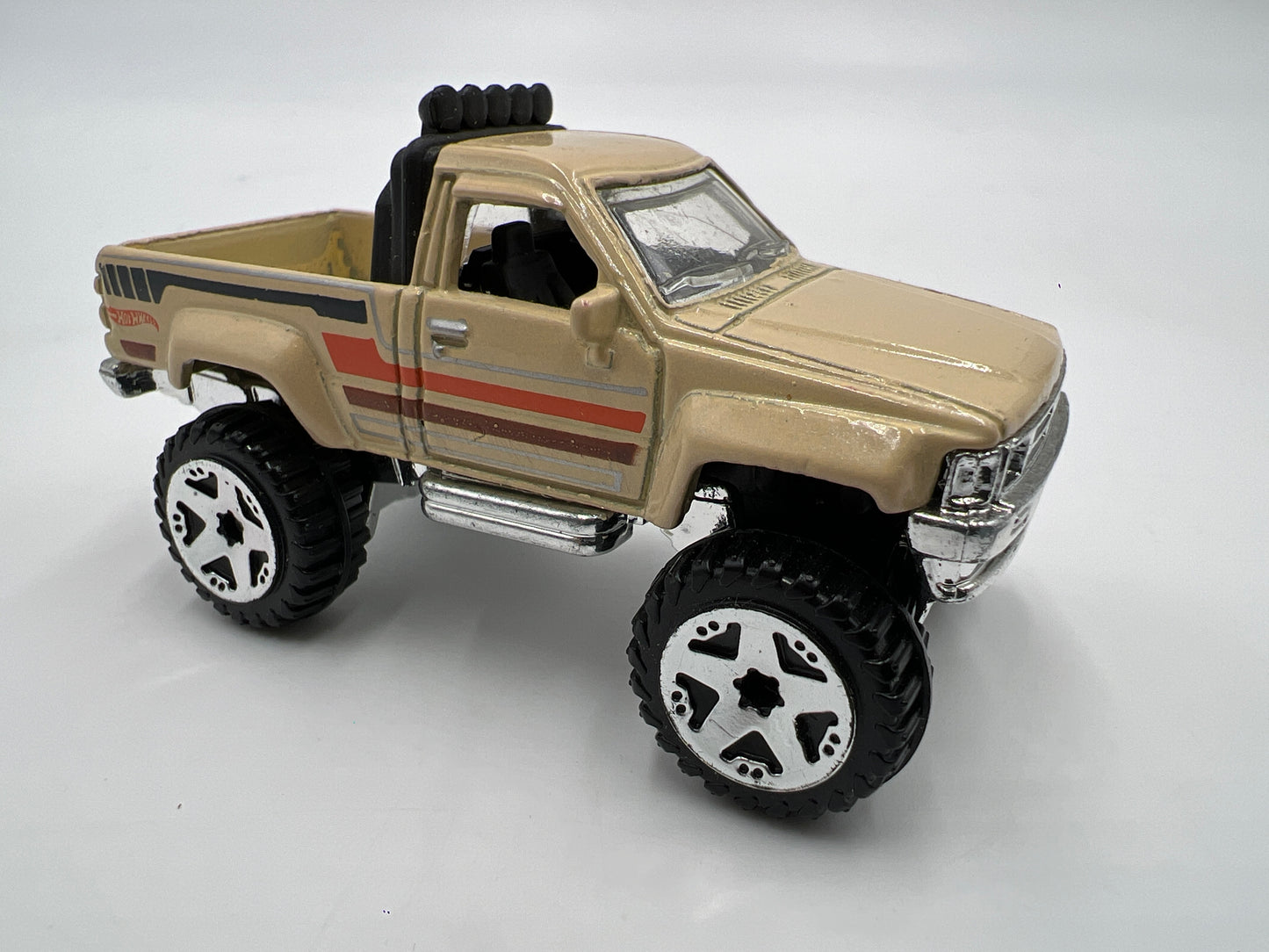 Hot Wheels Mainline 87 Toyota Pickup Truck Tan Loose