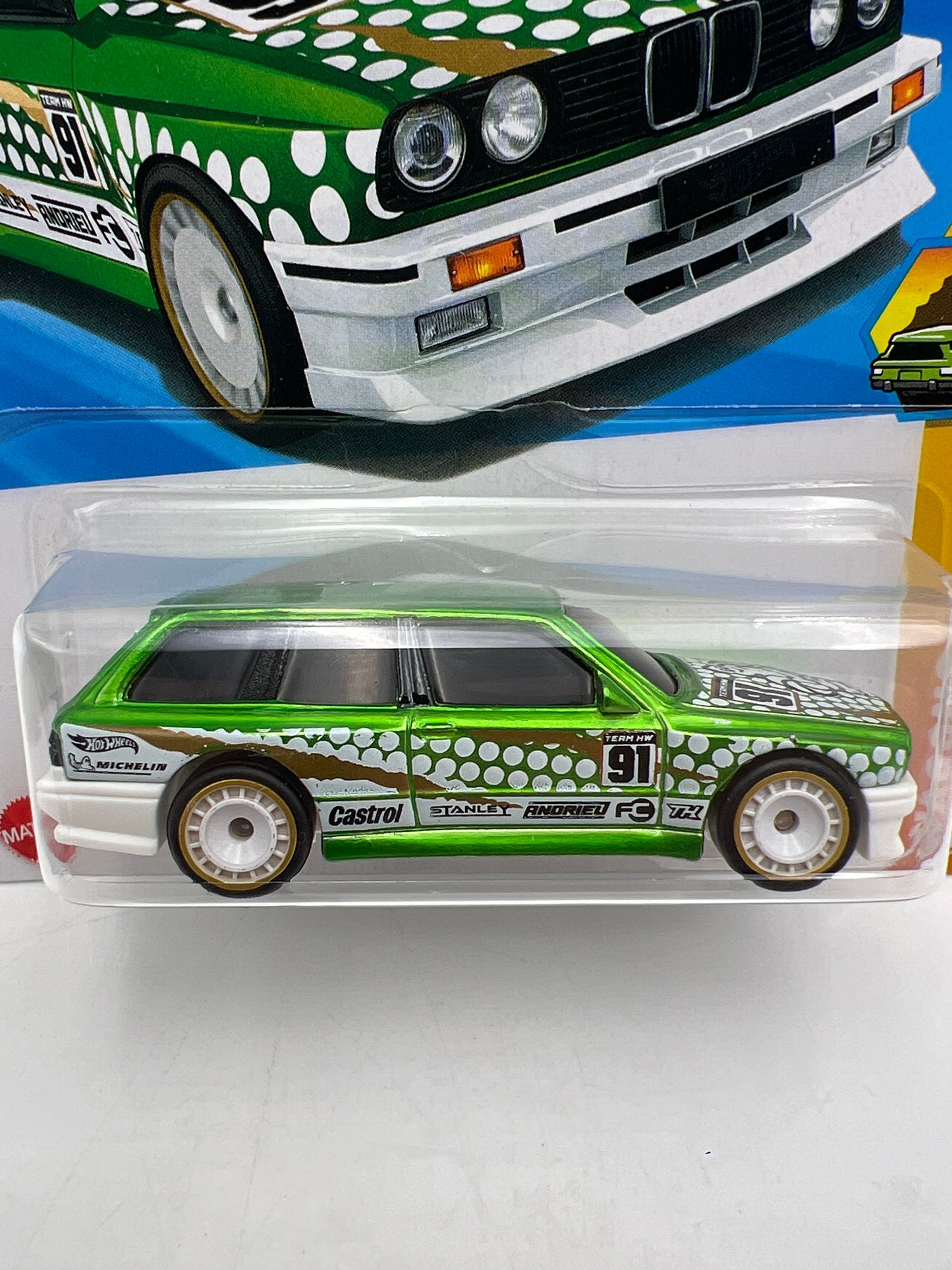 2025 Hot Wheels Super Treasure Hunt #245 BMW M3 Wagon Green W/Protector