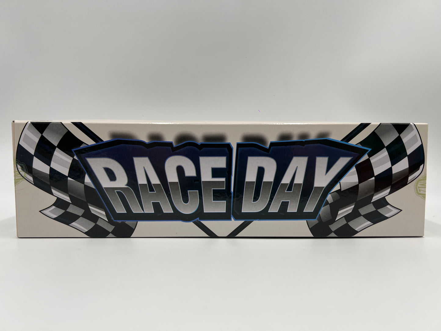 2025 M2 Machines Auto Haulers 1974 Dodge W200 Power Wagon & 1971 Plymouth Hemi Cuda White R85