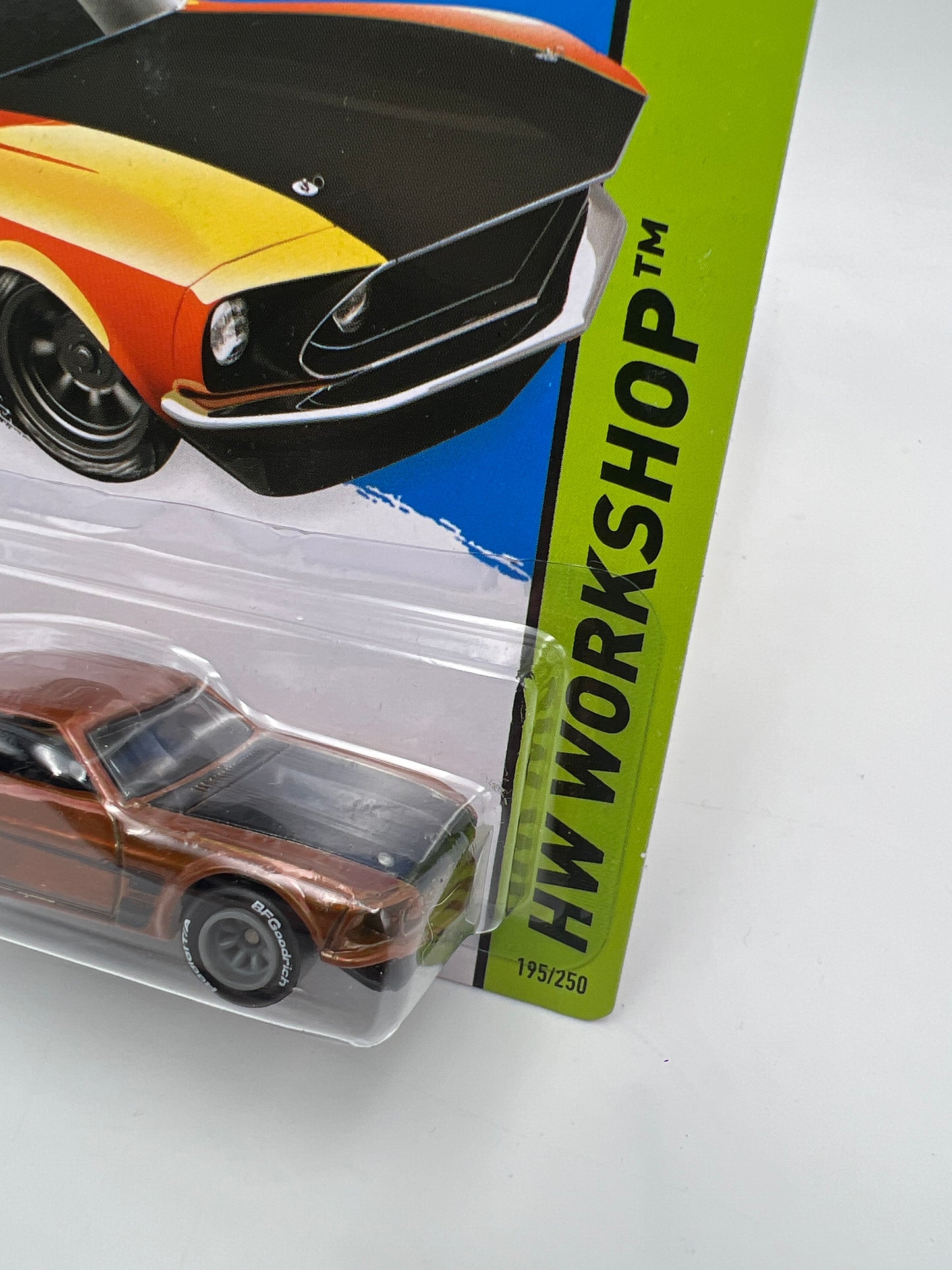 2015 Hot Wheels Super Treasure Hunt #195 69 Ford Mustang Boss 302 W/Protector
