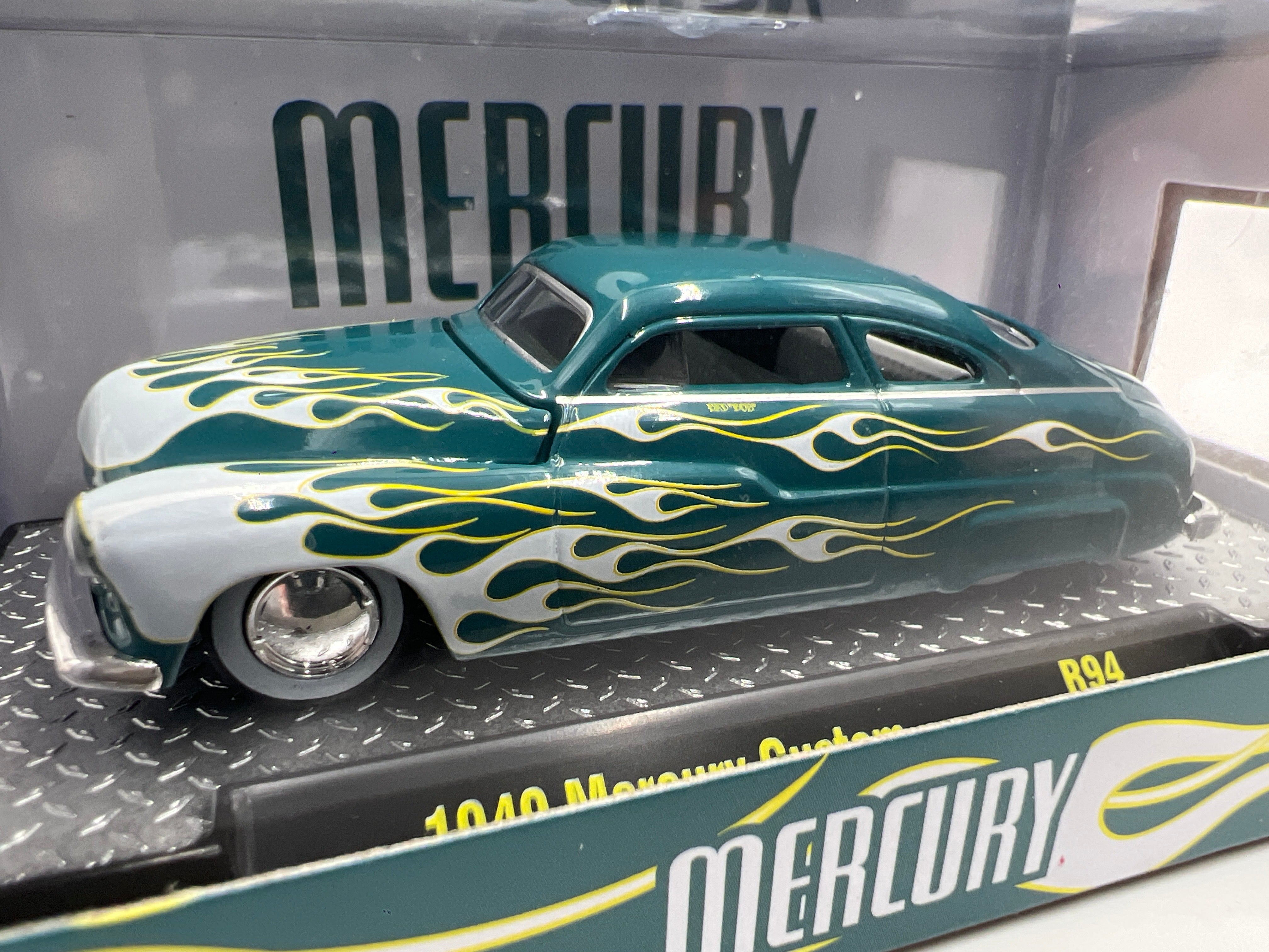 M2 Machines Auto-Thentics 1949 Mercury Custom R94 – carolinasdiecast