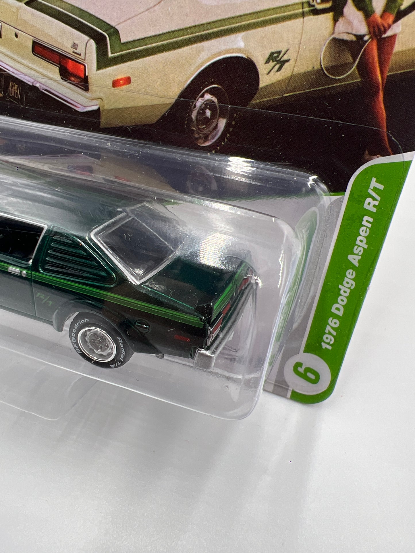 Johnny Lightning Classic Gold Collection Release 2 Version B 1976 Dodge Aspen R/T Deep Sherwood Sunfire Green 228H