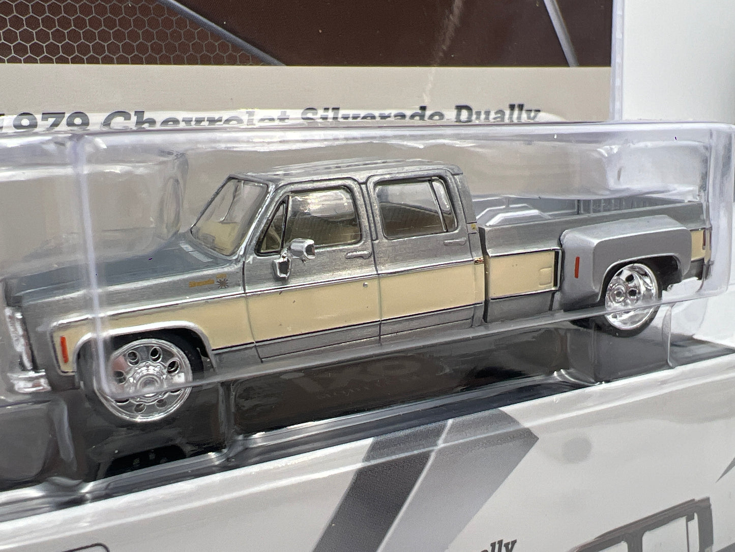 IXO Models MiJo Exclusives CHASE 1979 Chevrolet Silverado Dually