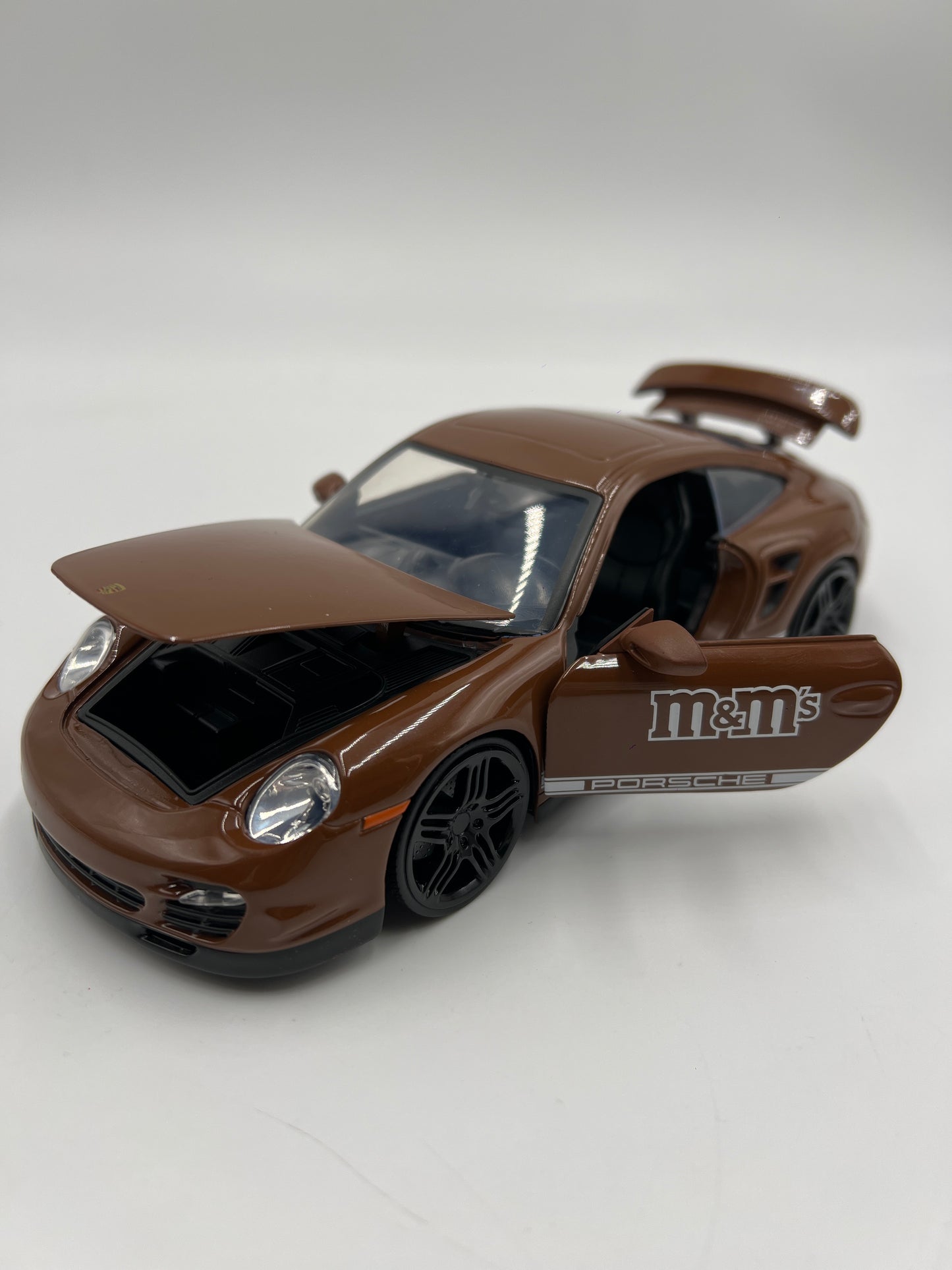 Jada Toys 1/24 Scale M&Ms 2007 Porsche 911 Turbo Brown Loose