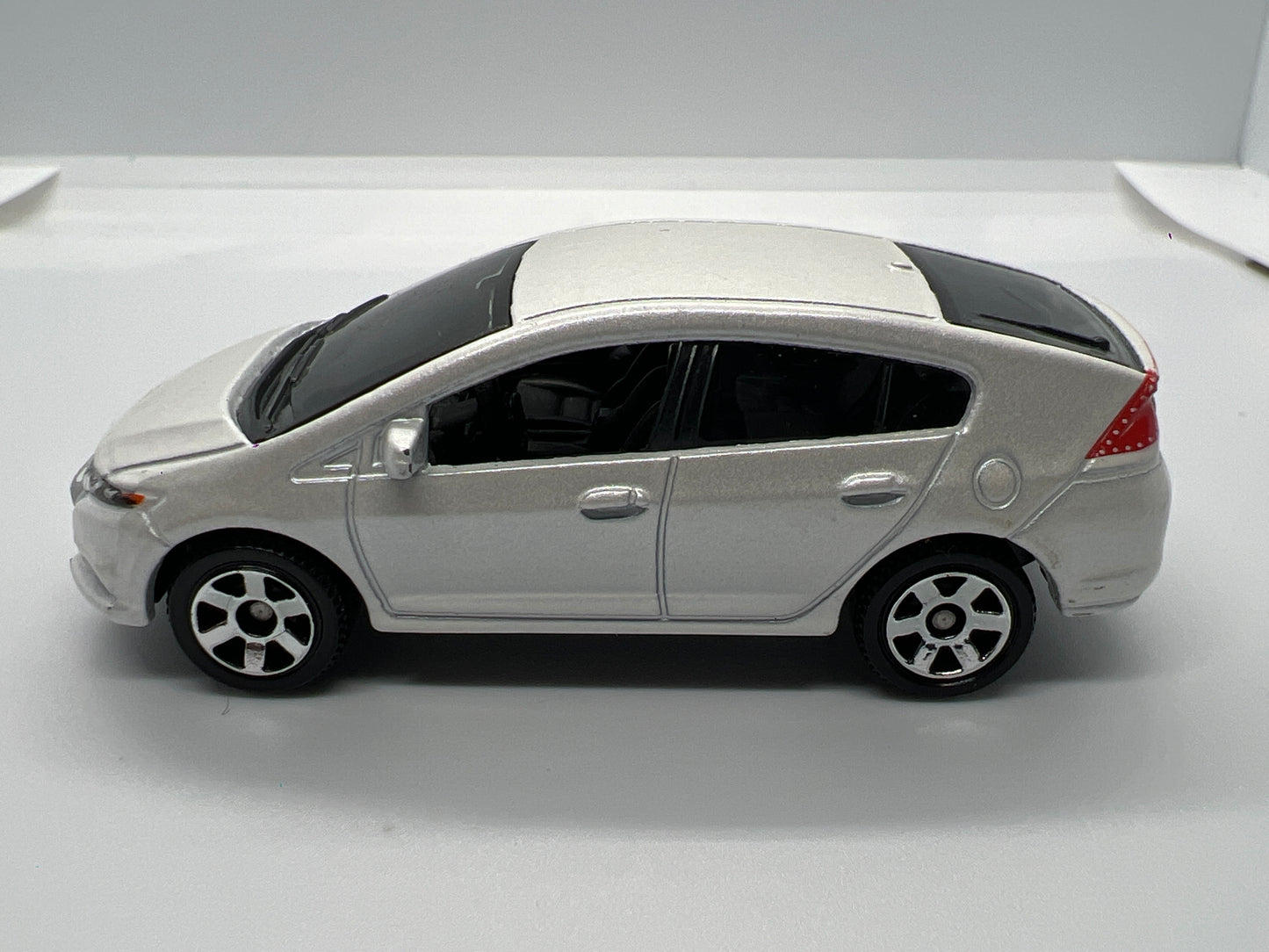 Matchbox 1/64 2010 Honda Insight White Loose